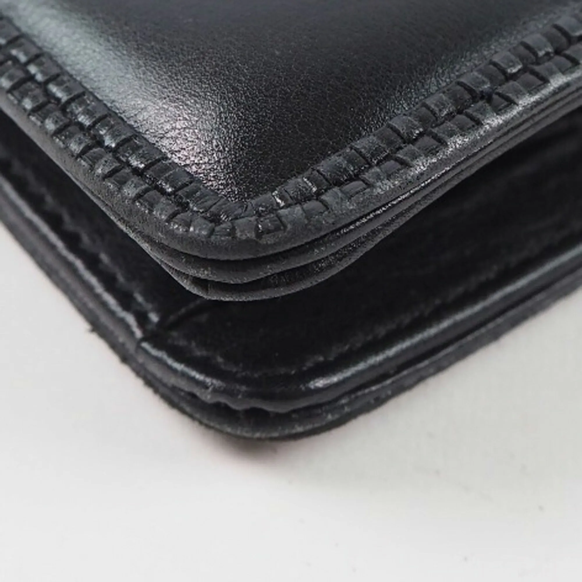 Bally   Leather Shoulder Bag (Pre-Owned)