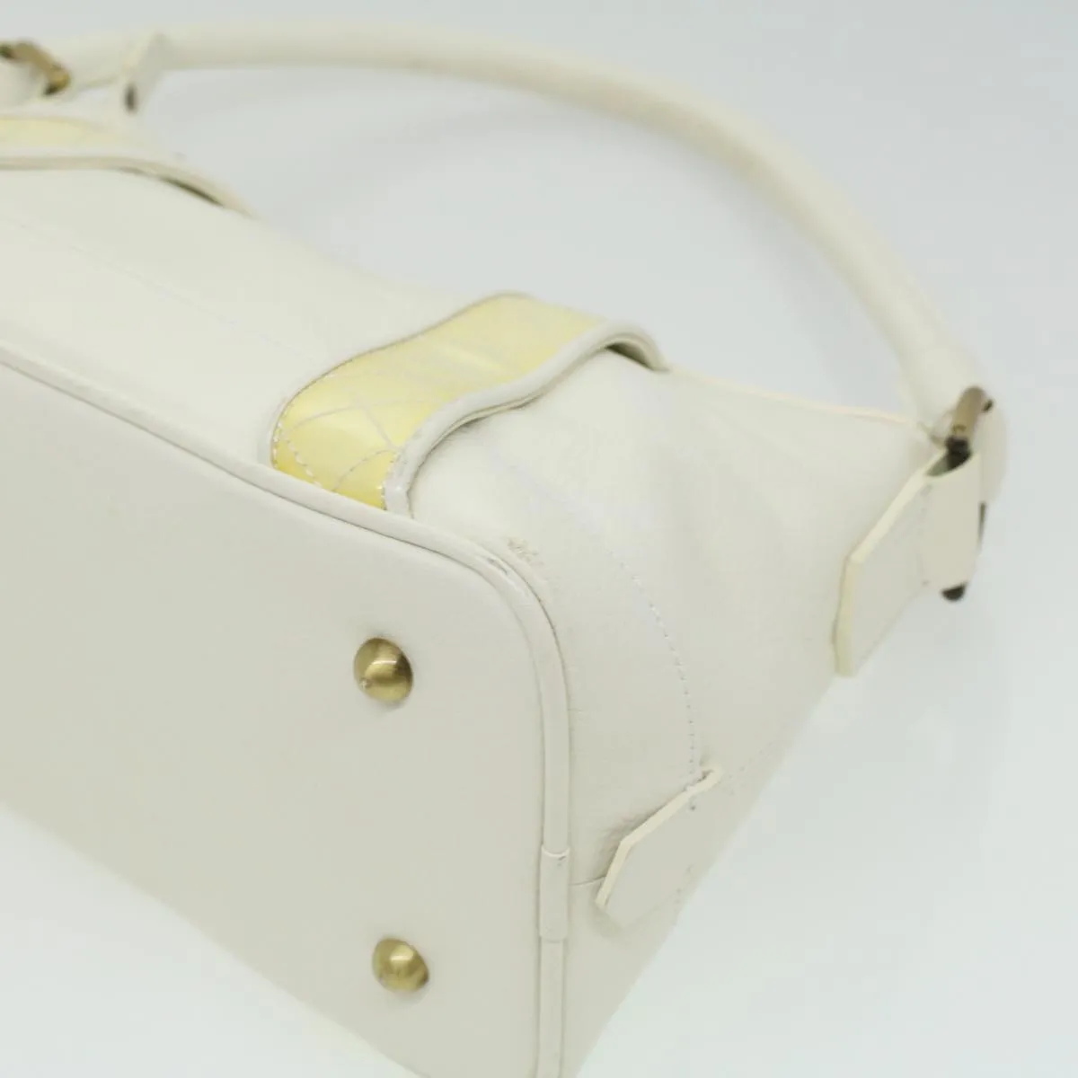 Burberry  Leather Shoulder Bag (Pre-Owned)