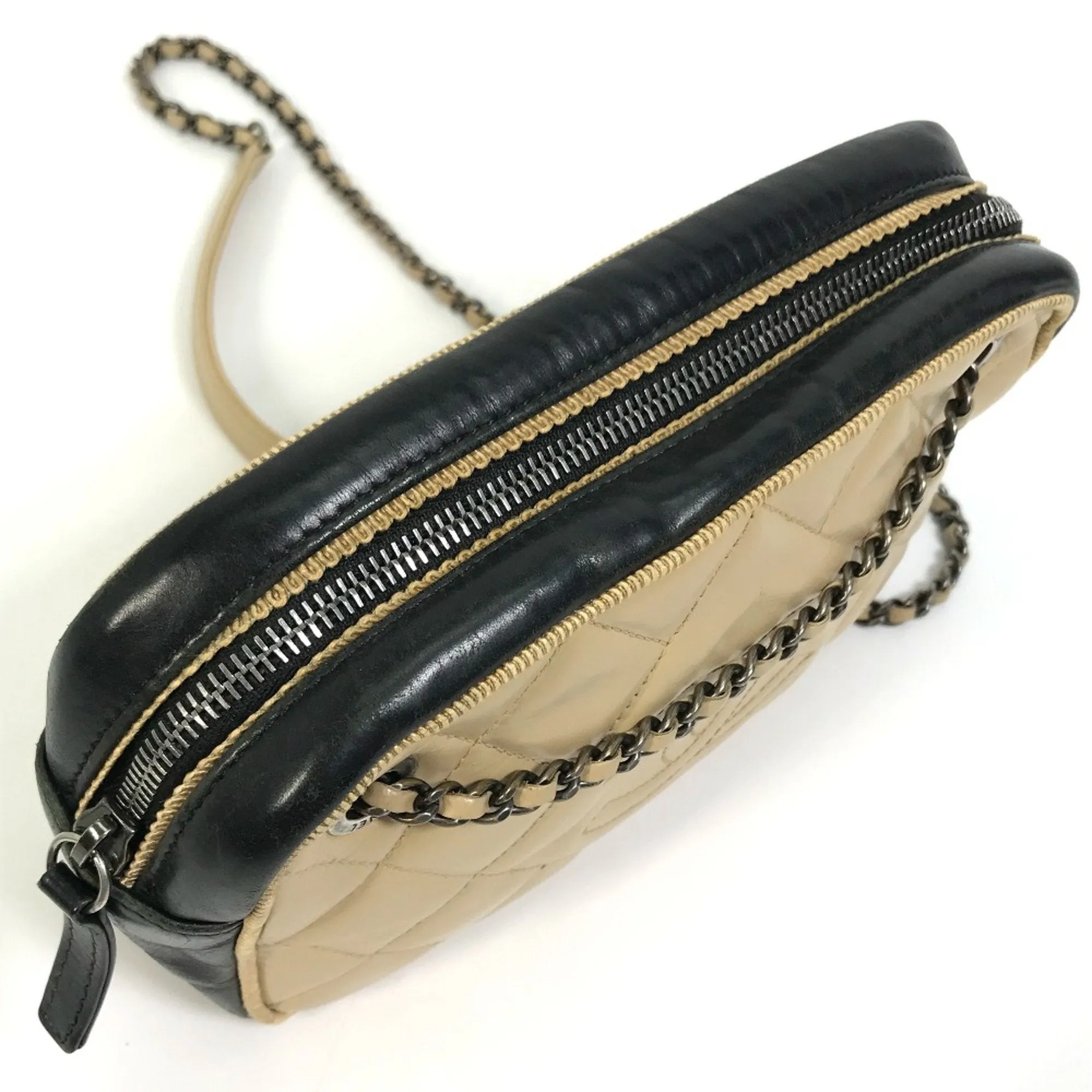 Chanel Camera Leather Shoulder Bag (Pre-Owned)