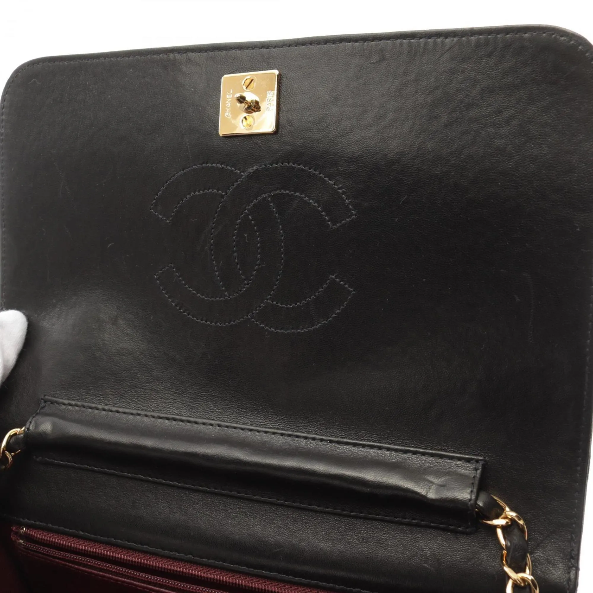 Chanel Full Flap Leather Shoulder Bag (Pre-Owned)