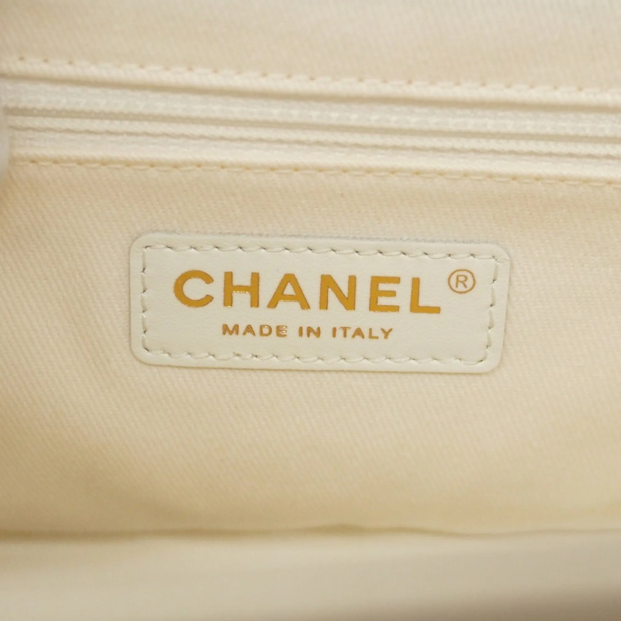 Chanel Grained Calfskin Shoulder Bag (Pre-Owned)