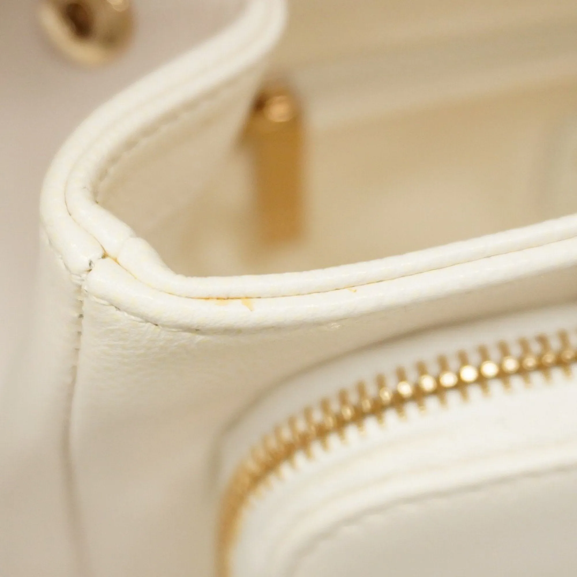 Chanel Grained Calfskin Shoulder Bag (Pre-Owned)
