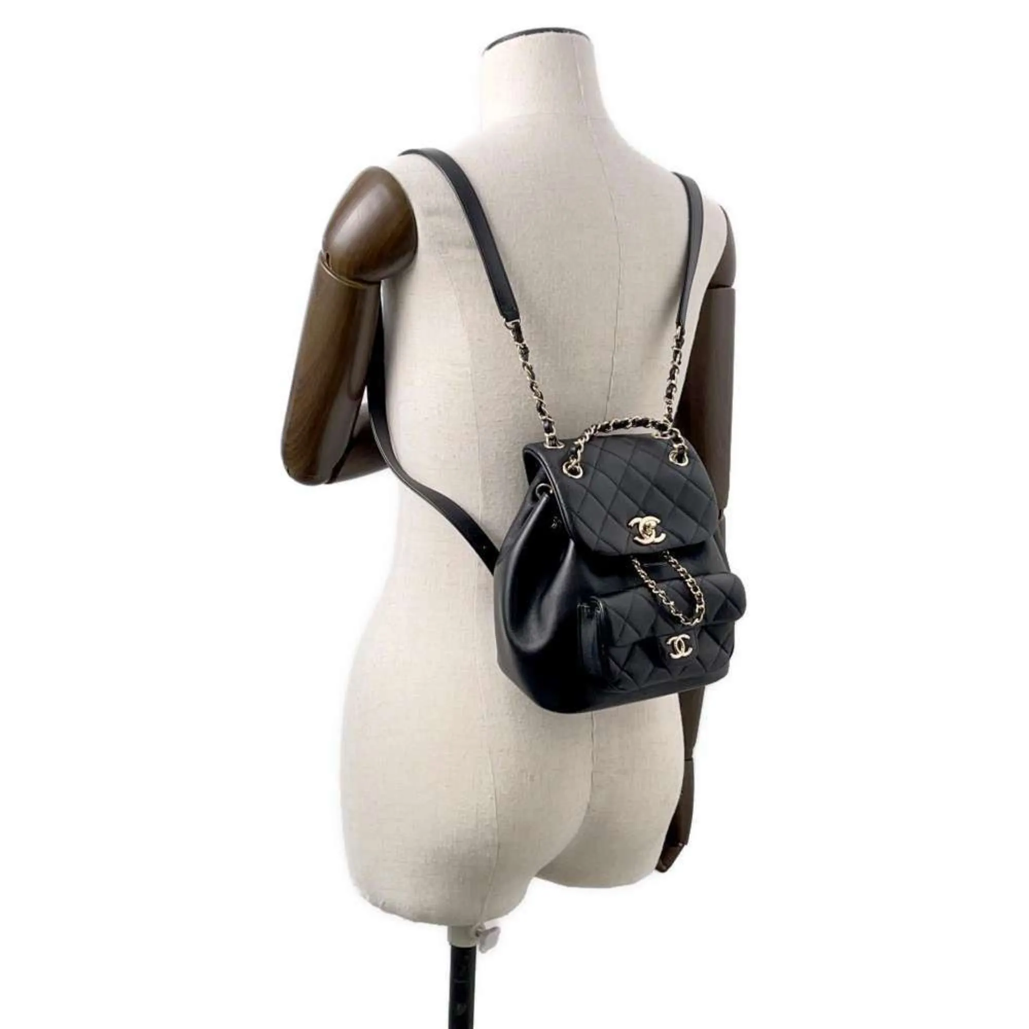 Chanel Leather Backpack (Pre-Owned)