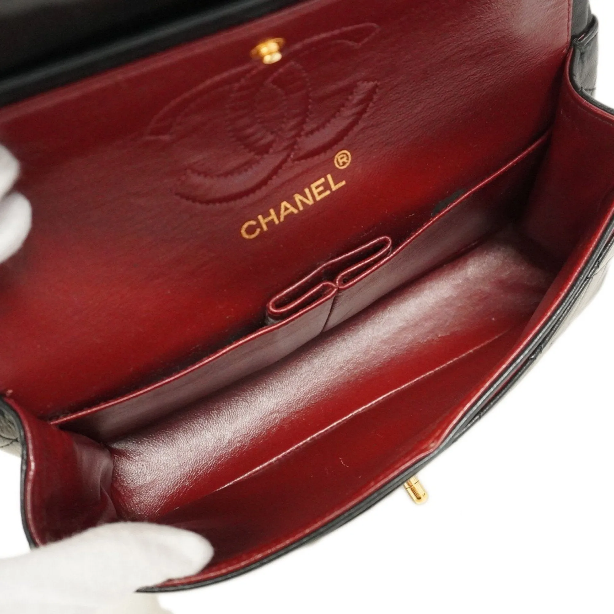 Chanel Leather Shoulder Bag (Pre-Owned)