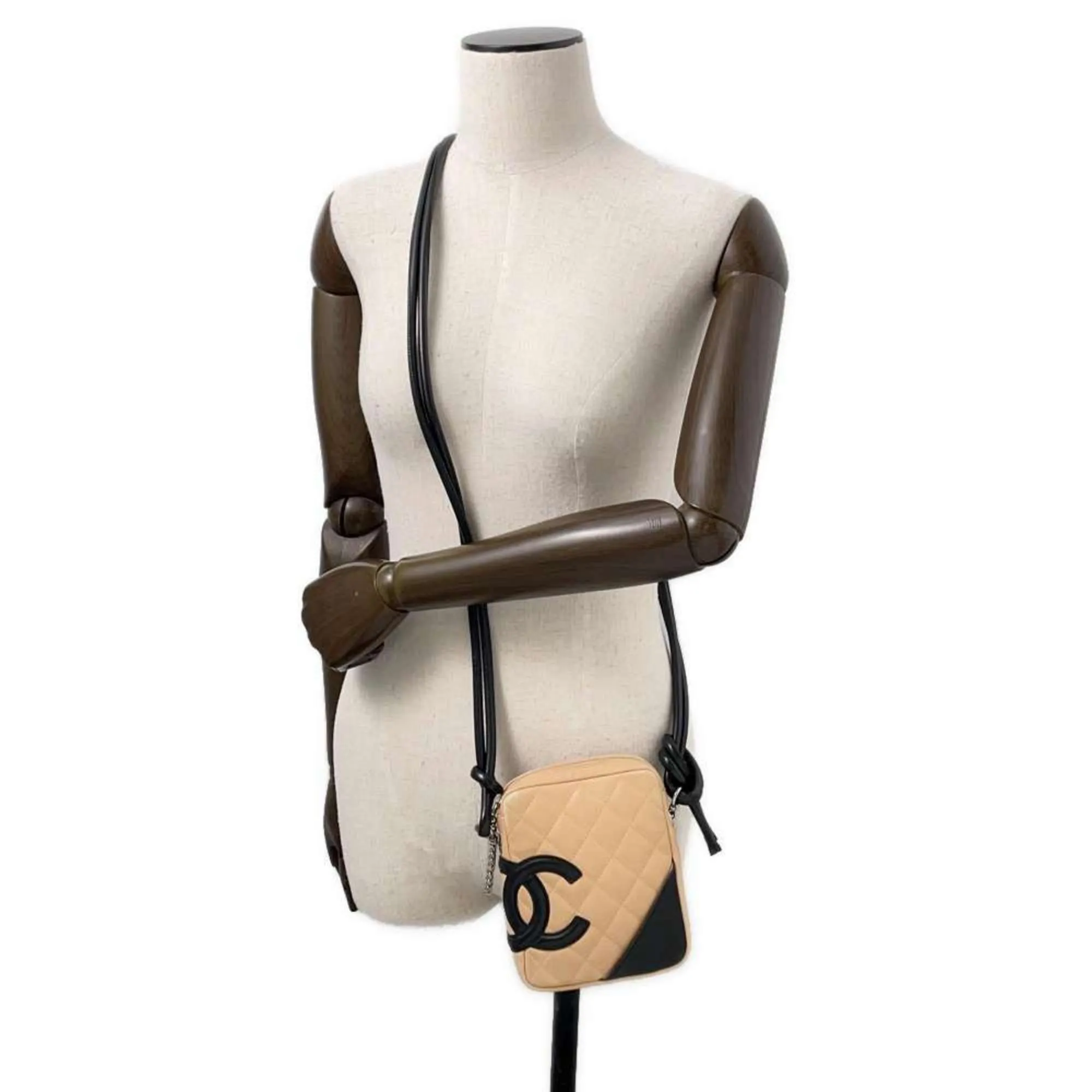 Chanel Leather Shoulder Bag (Pre-Owned)