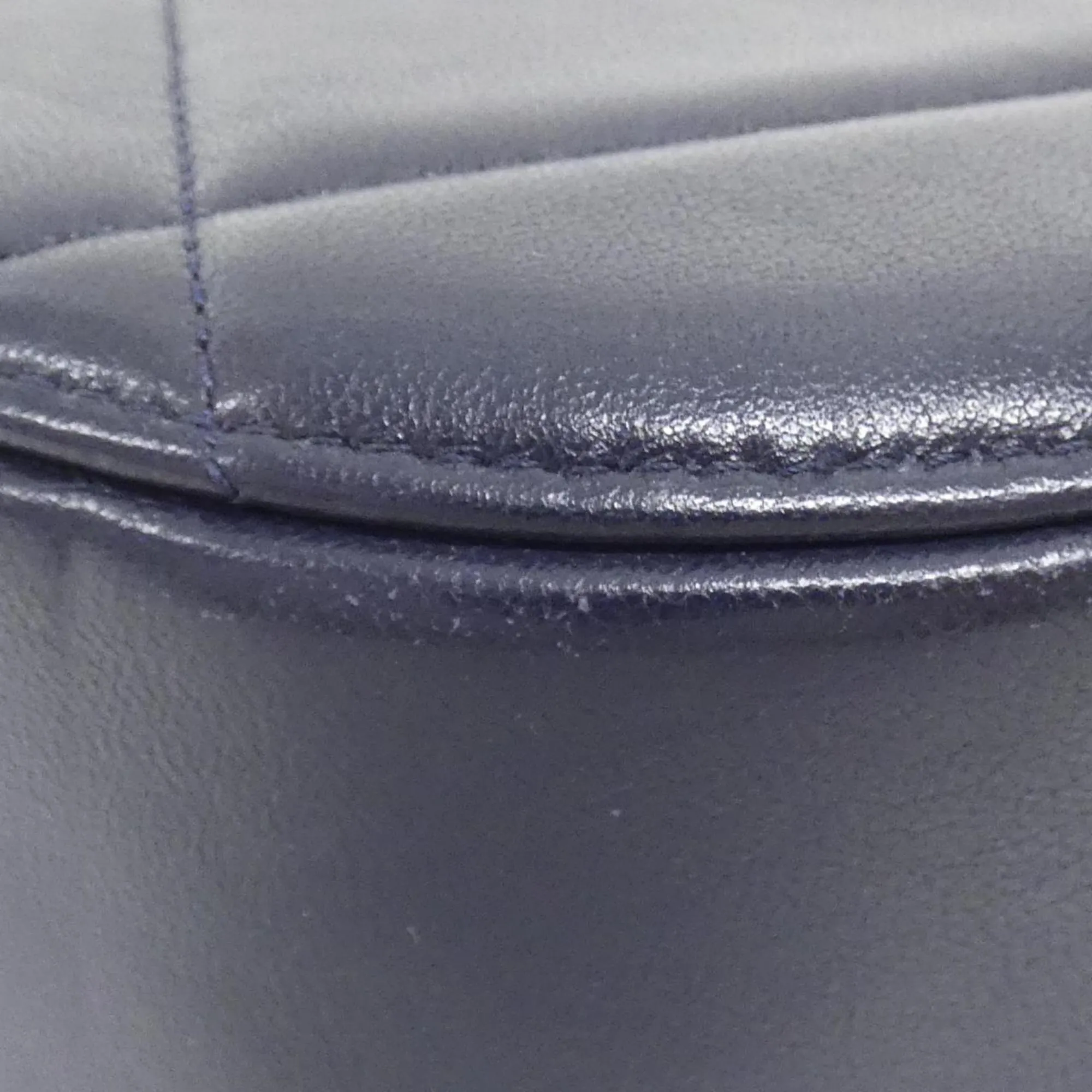 Chanel Leather Shoulder Bag (Pre-Owned)