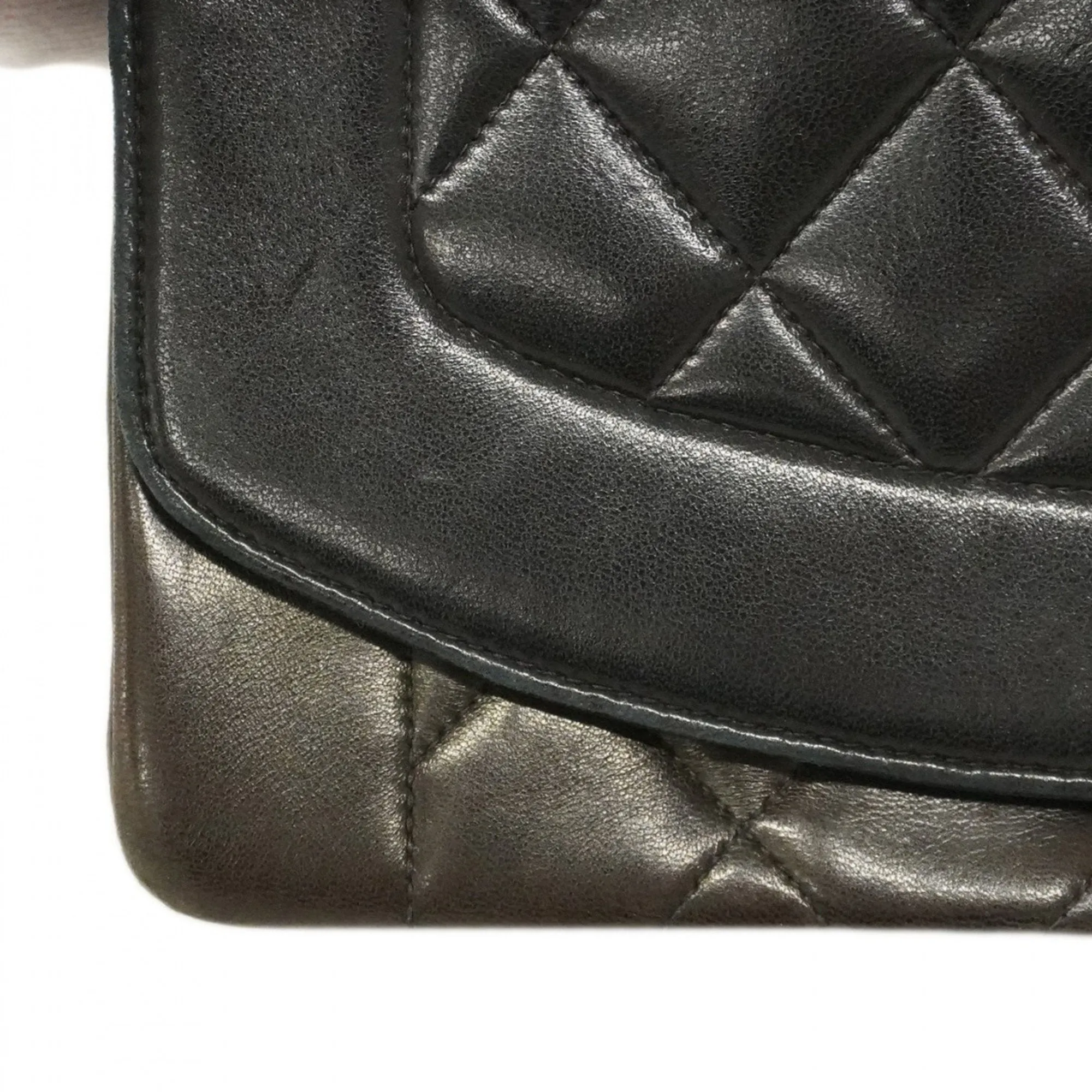 Chanel Leather Shoulder Bag (Pre-Owned)