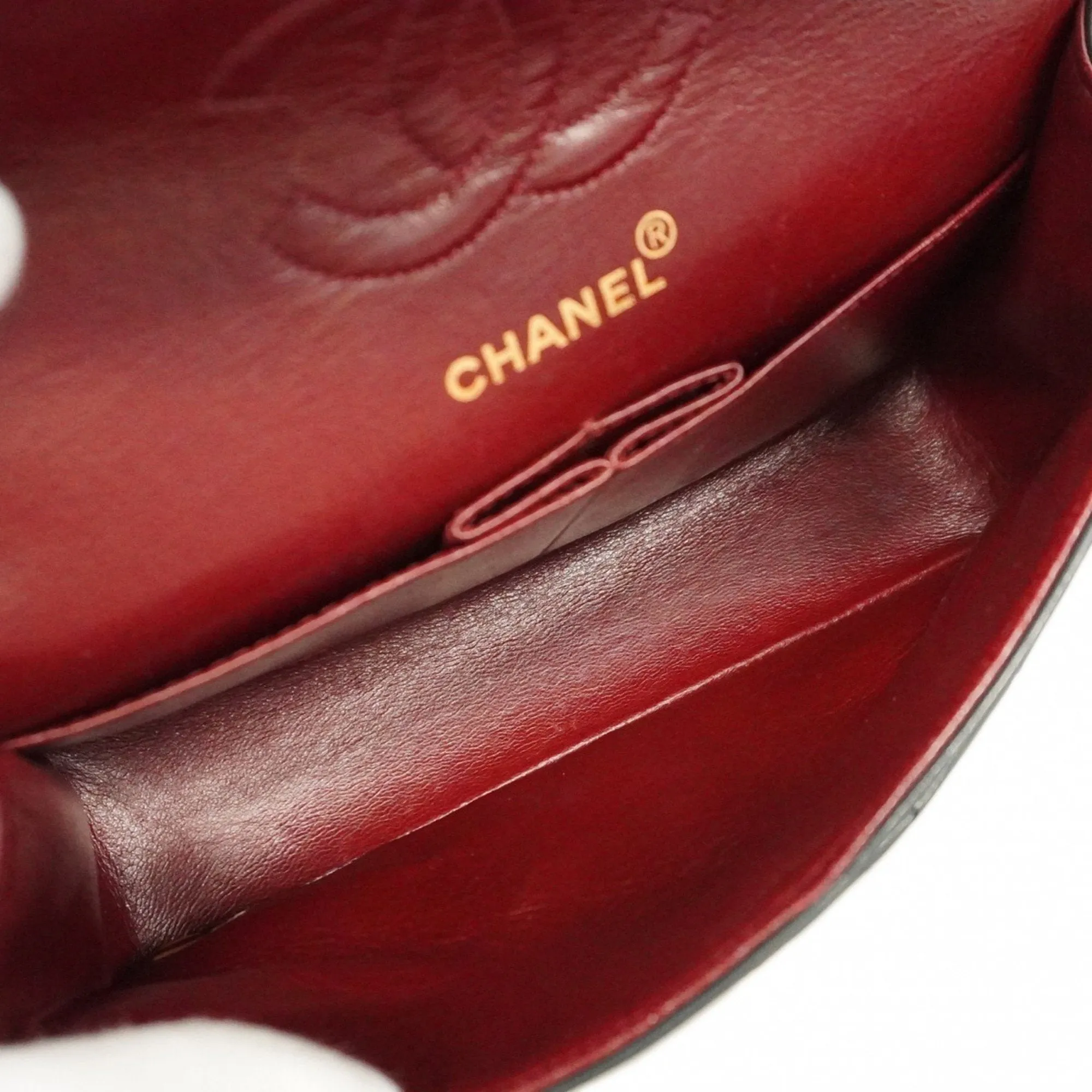 Chanel Leather Shoulder Bag (Pre-Owned)