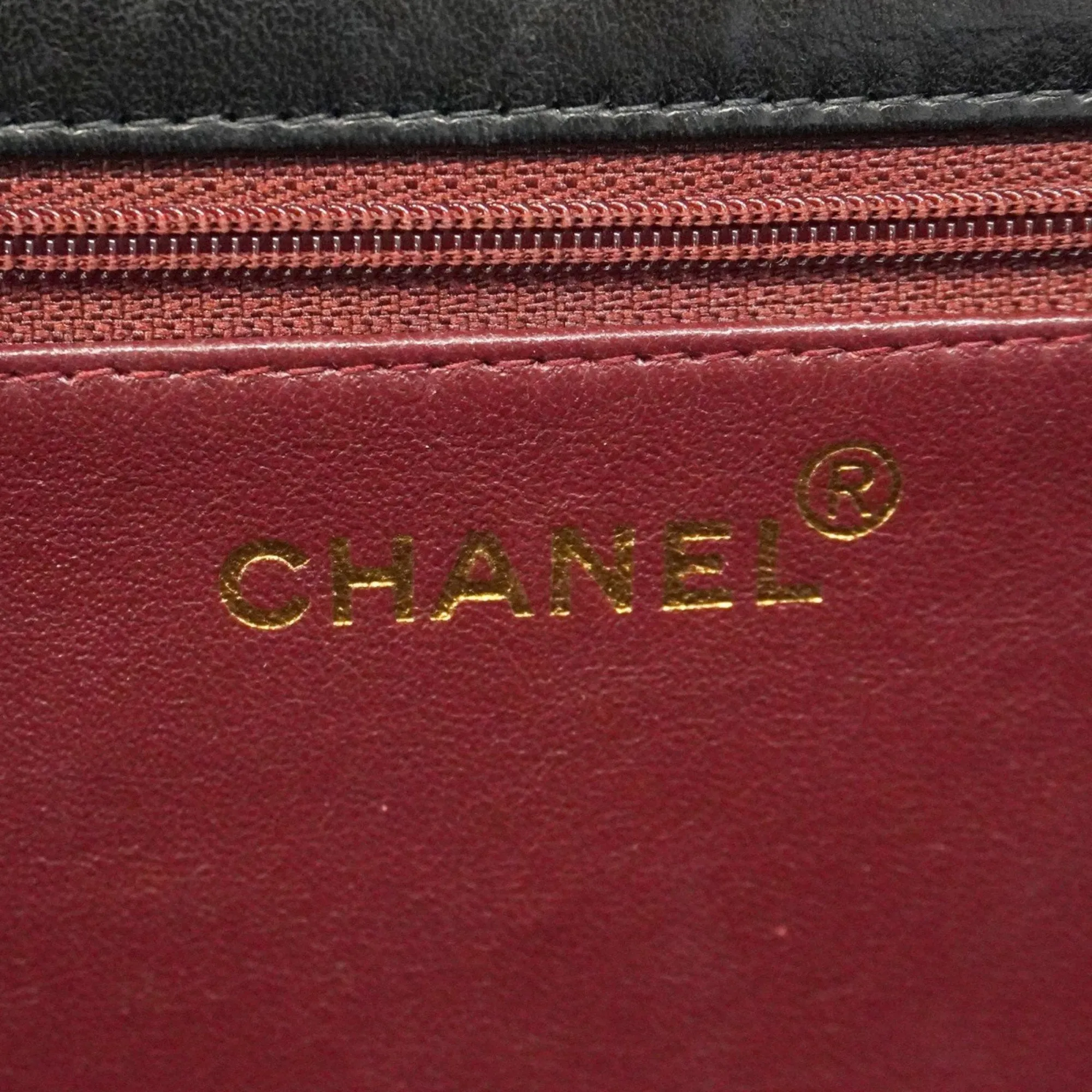 Chanel Leather Shoulder Bag (Pre-Owned)