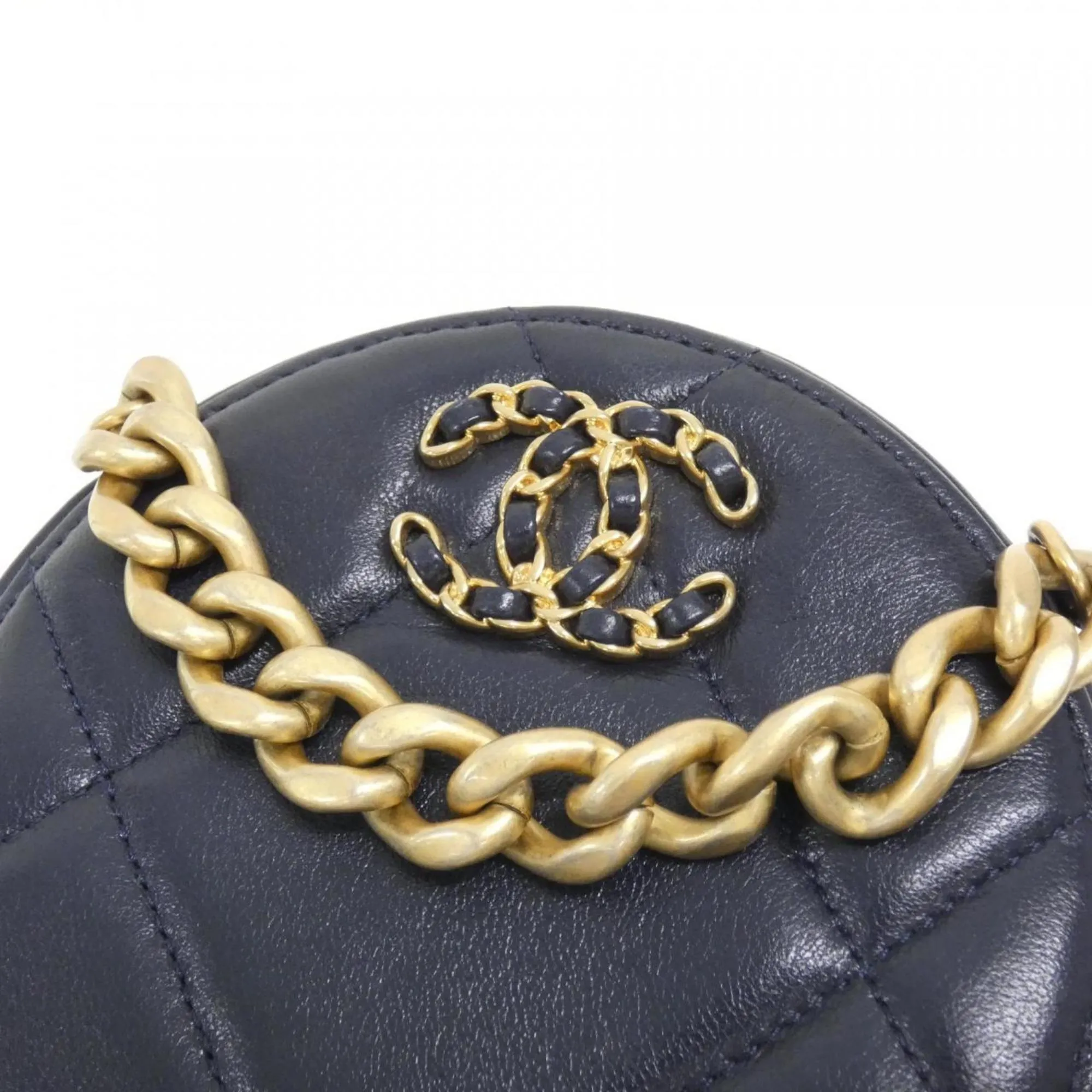 Chanel Leather Shoulder Bag (Pre-Owned)