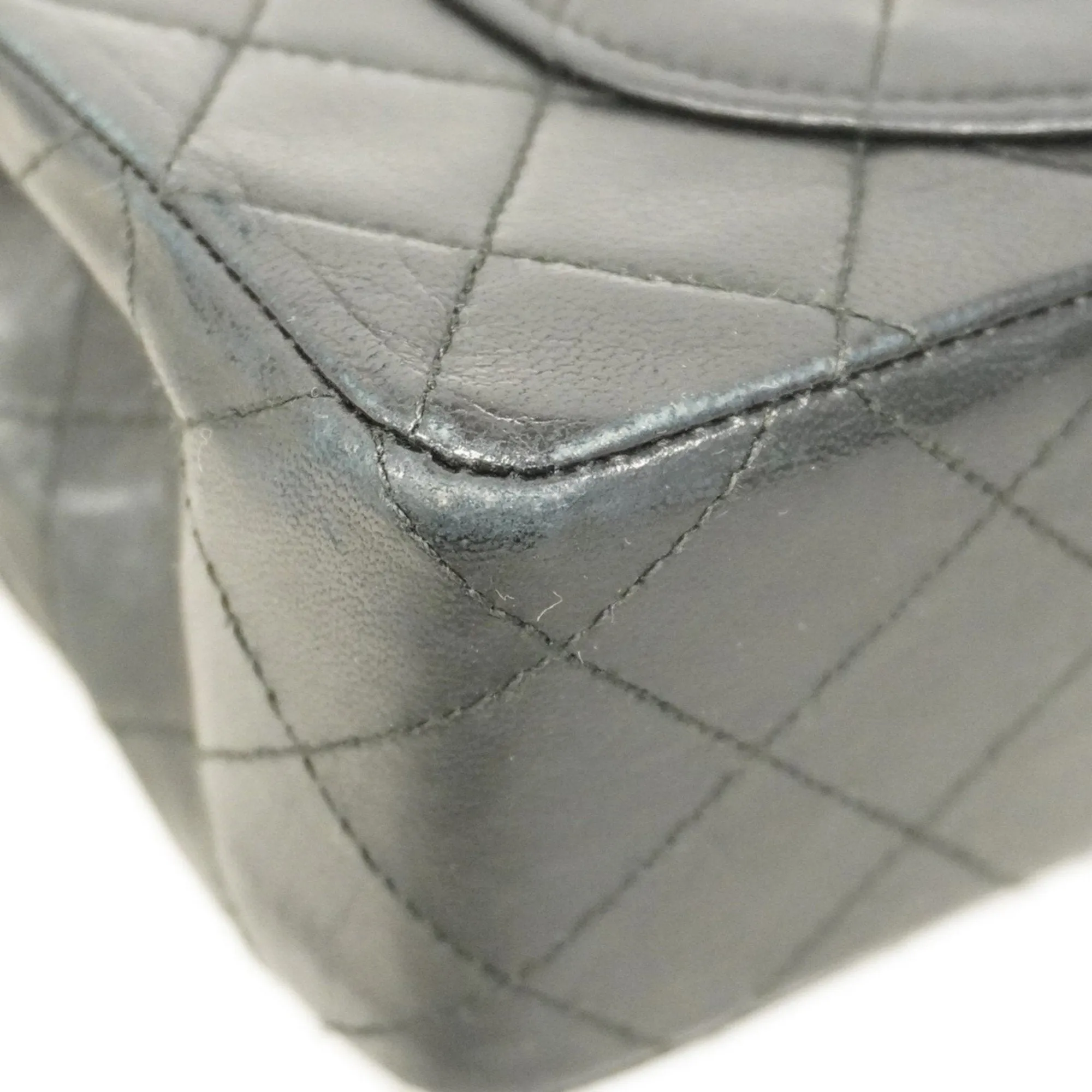 Chanel Leather Shoulder Bag (Pre-Owned)