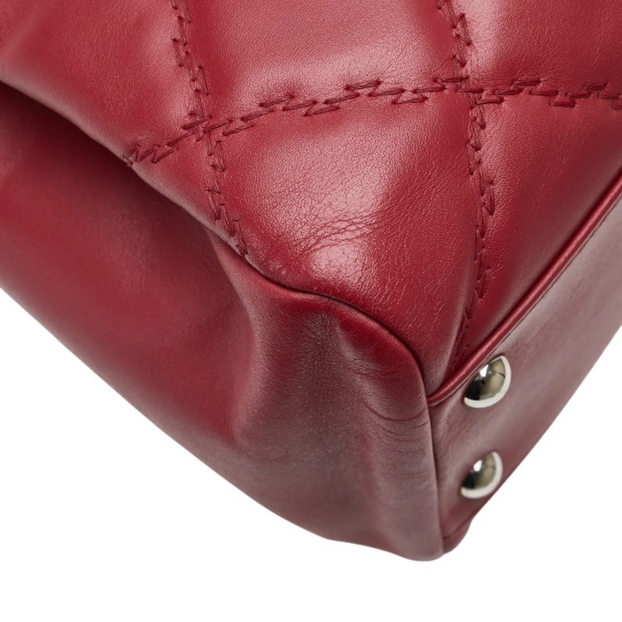 Chanel Leather Shoulder Bag (Pre-Owned)