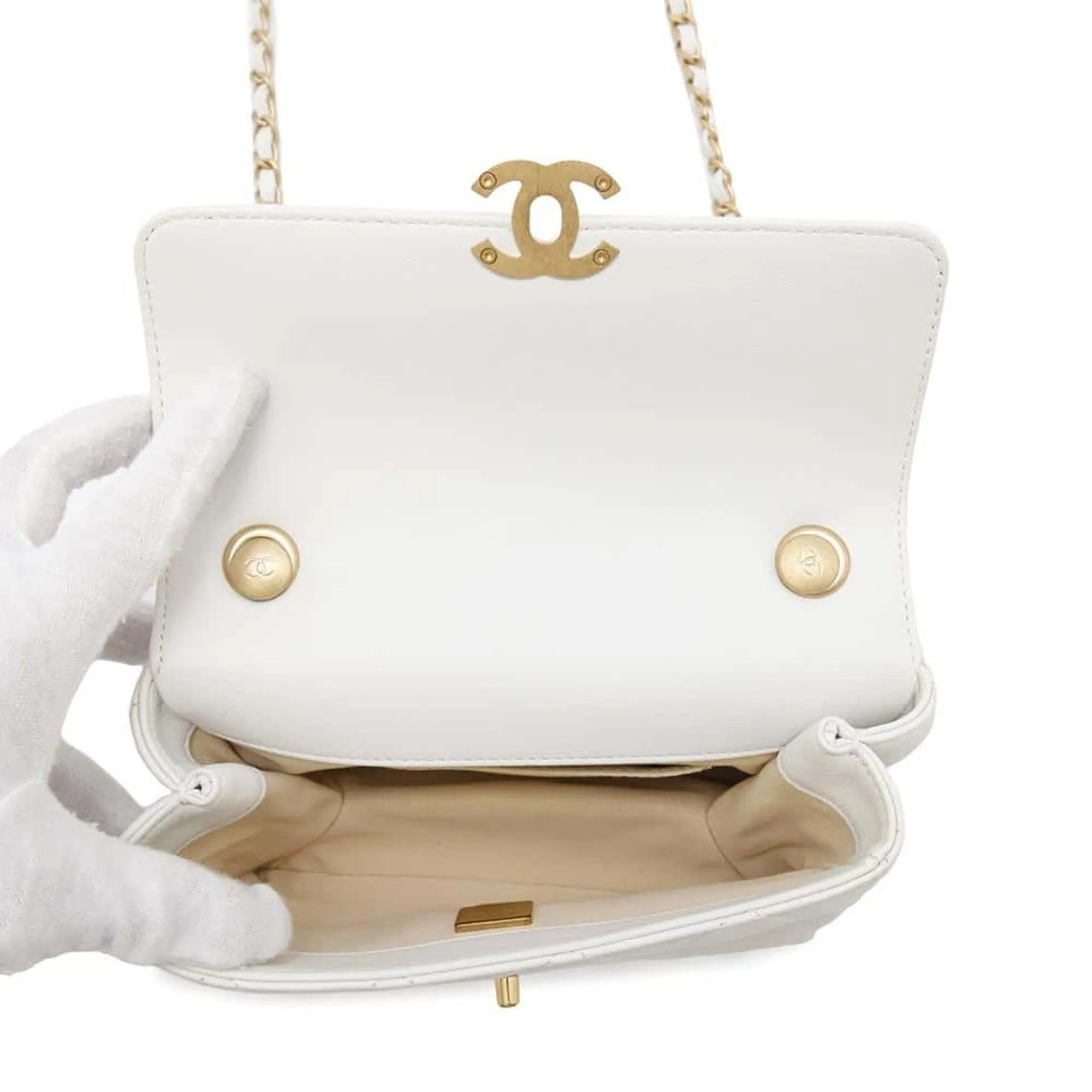 Chanel Leather Shoulder Bag (Pre-Owned)