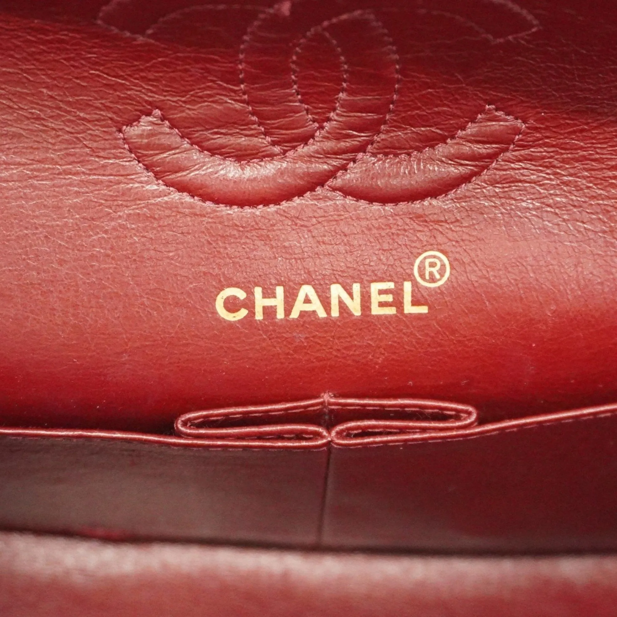 Chanel Leather Shoulder Bag (Pre-Owned)