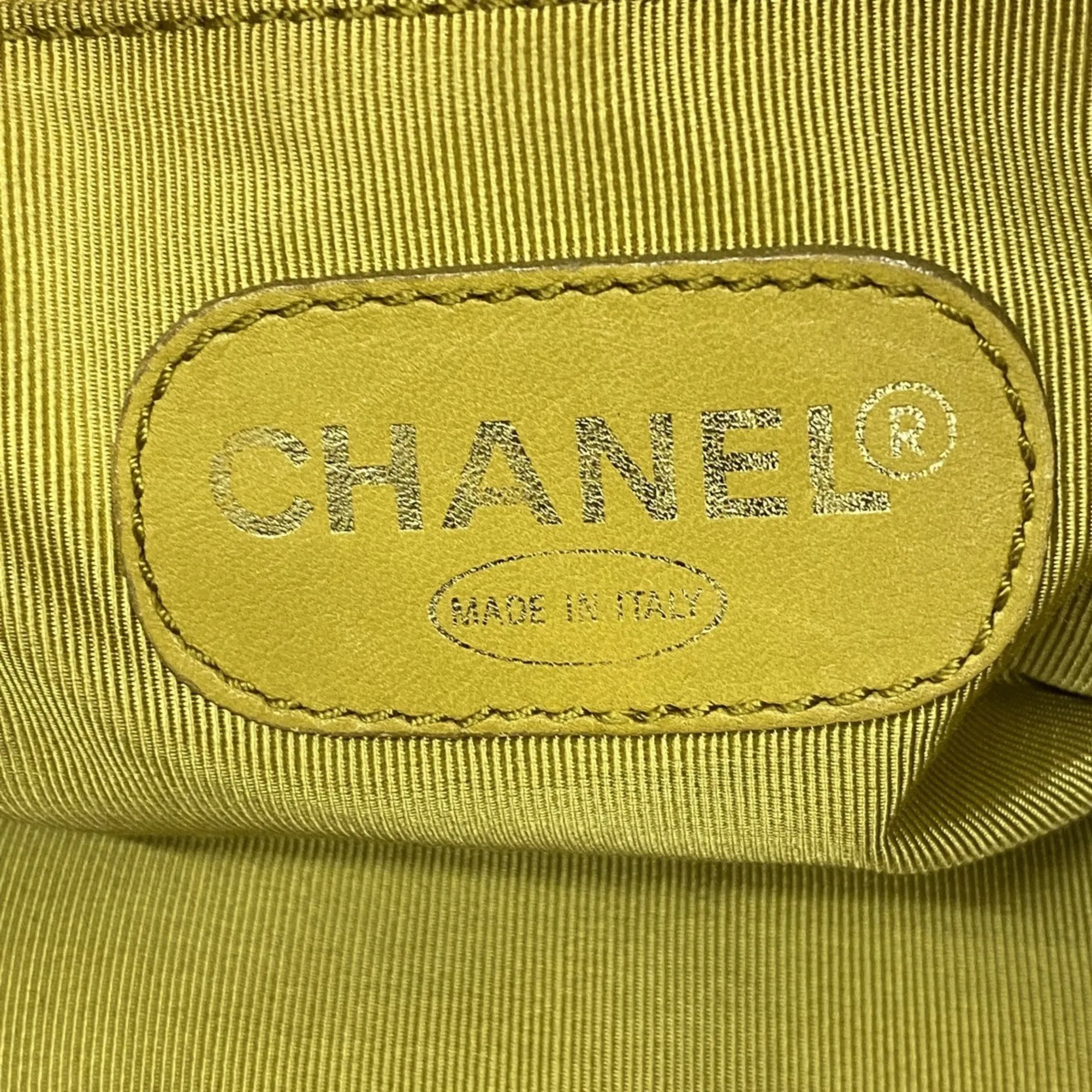 Chanel Leather Shoulder Bag (Pre-Owned)