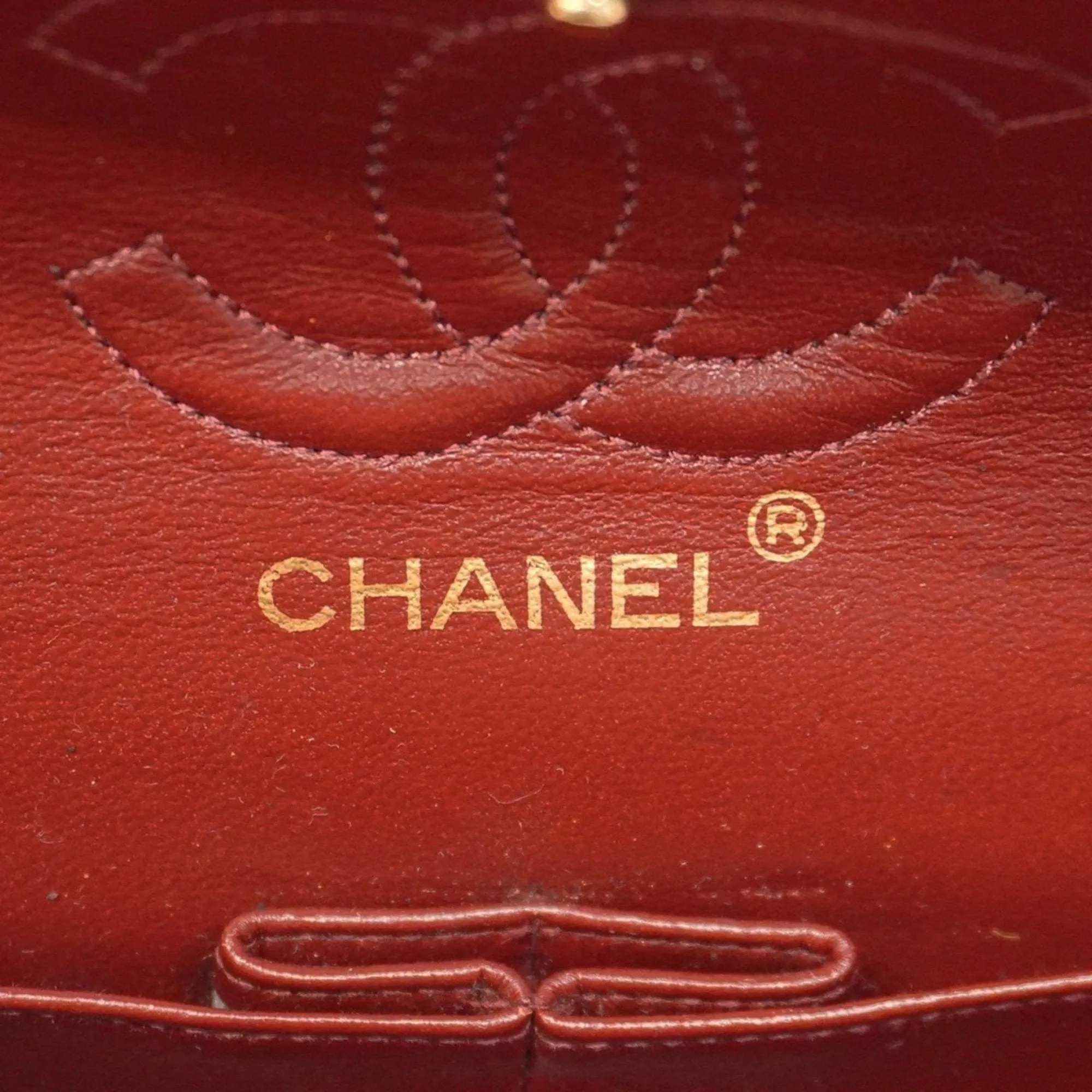 Chanel Leather Shoulder Bag (Pre-Owned)