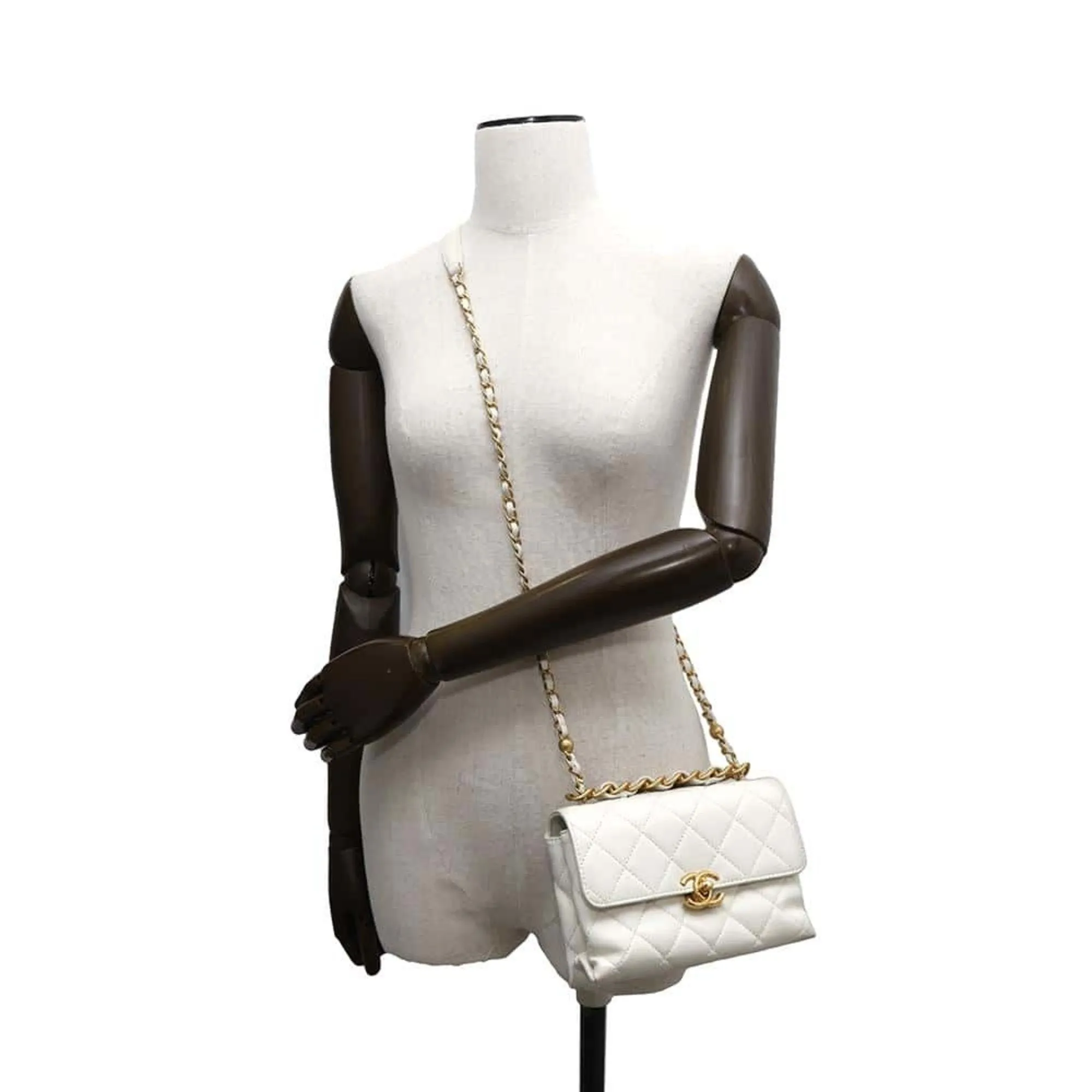 Chanel Leather Shoulder Bag (Pre-Owned)
