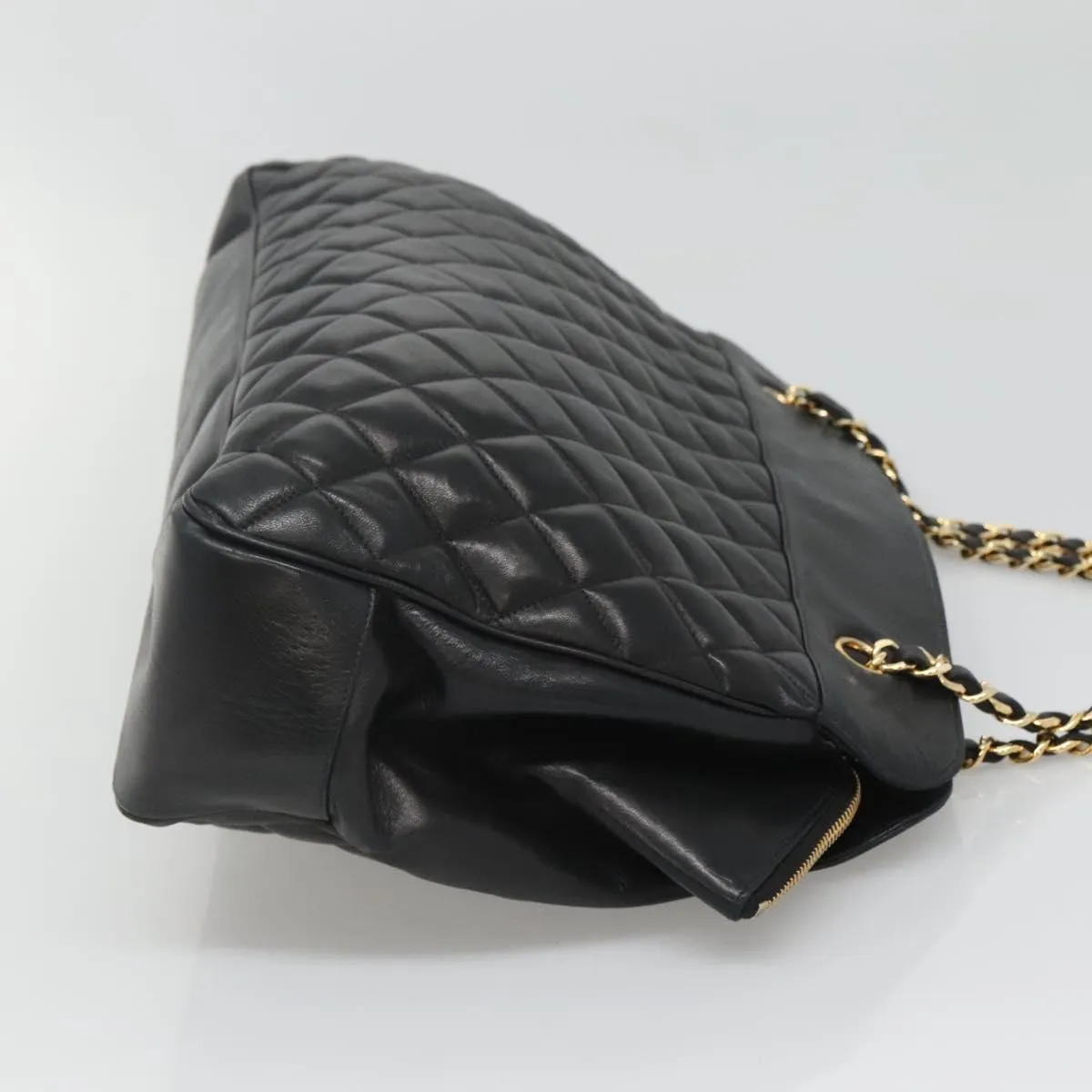 Chanel Matelass Calfskin Shoulder Bag (Pre-Owned)