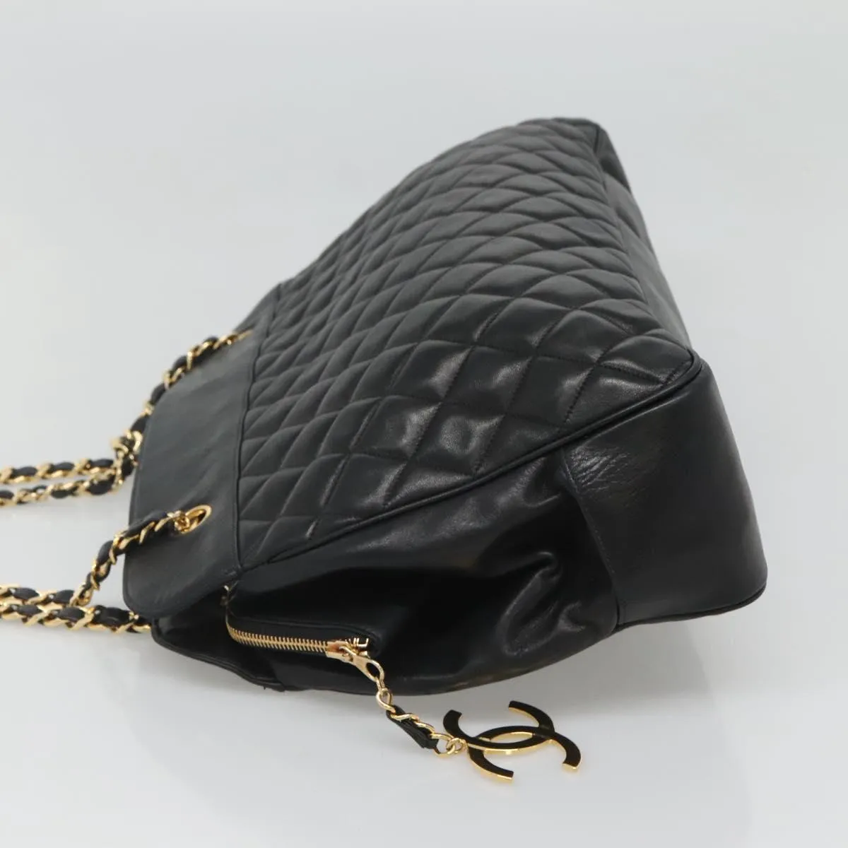 Chanel Matelass Calfskin Shoulder Bag (Pre-Owned)