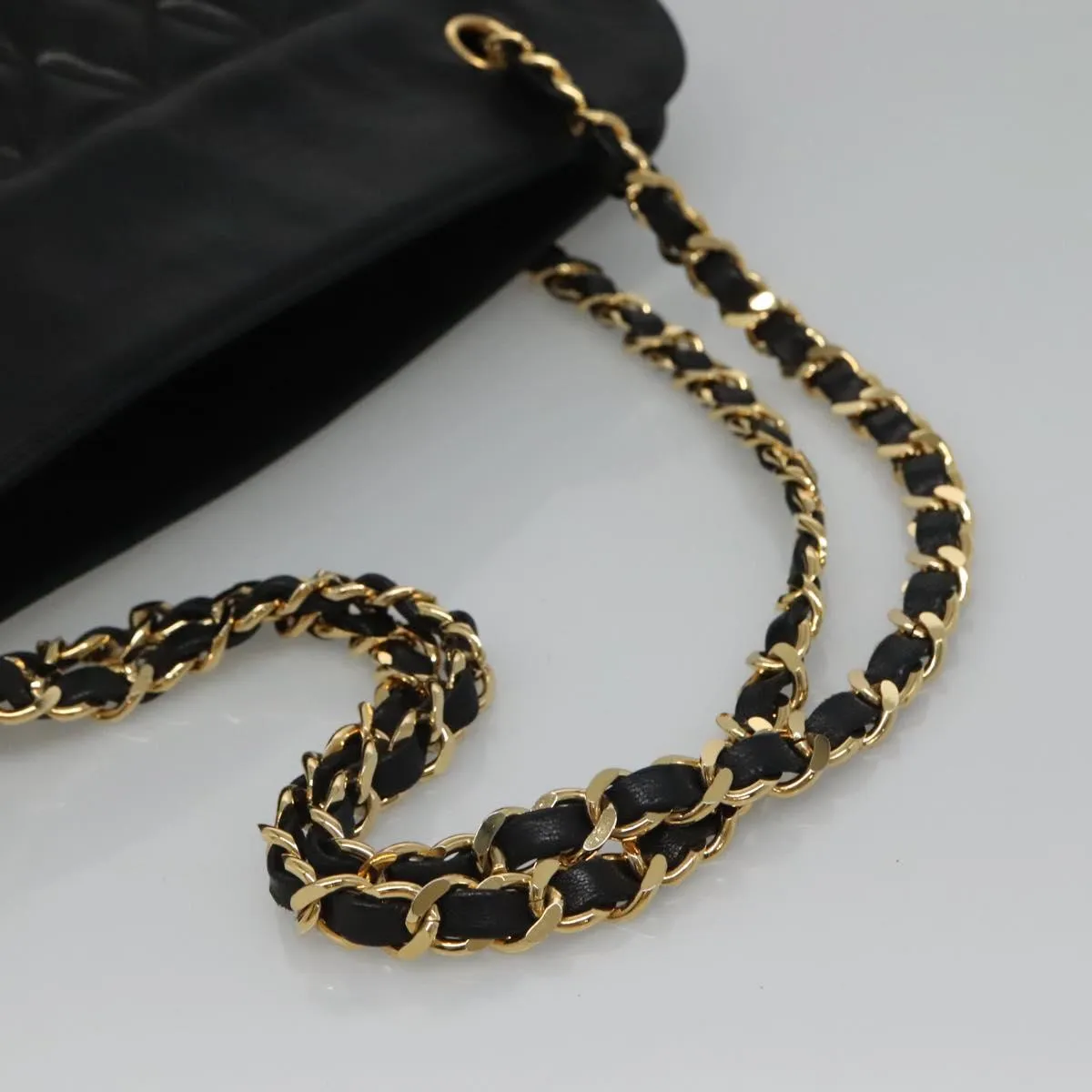 Chanel Matelass Calfskin Shoulder Bag (Pre-Owned)