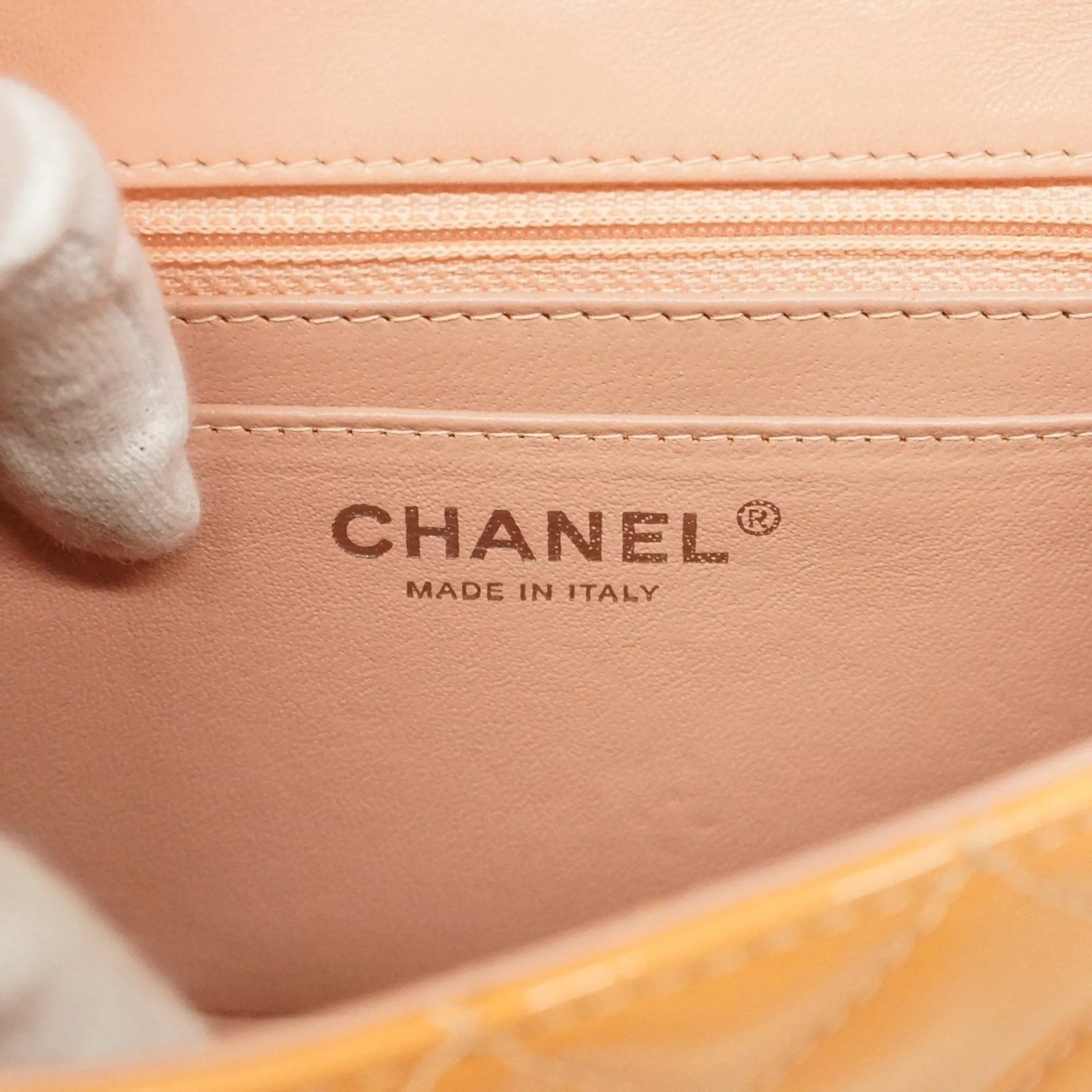 Chanel Patent Leather Shoulder Bag (Pre-Owned)