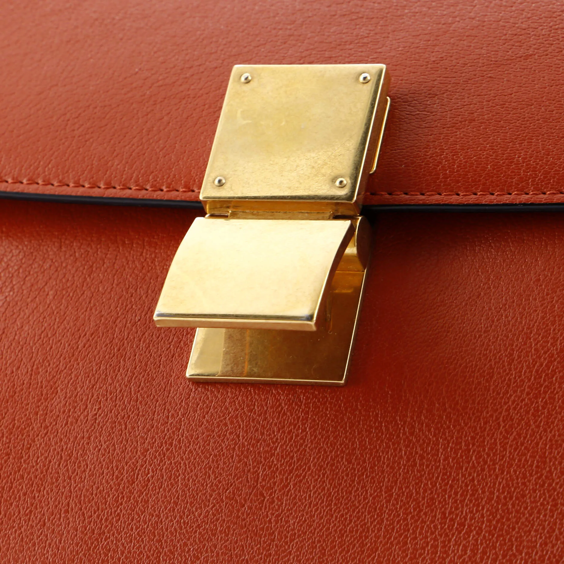 Classic Box Bag Smooth Leather Medium