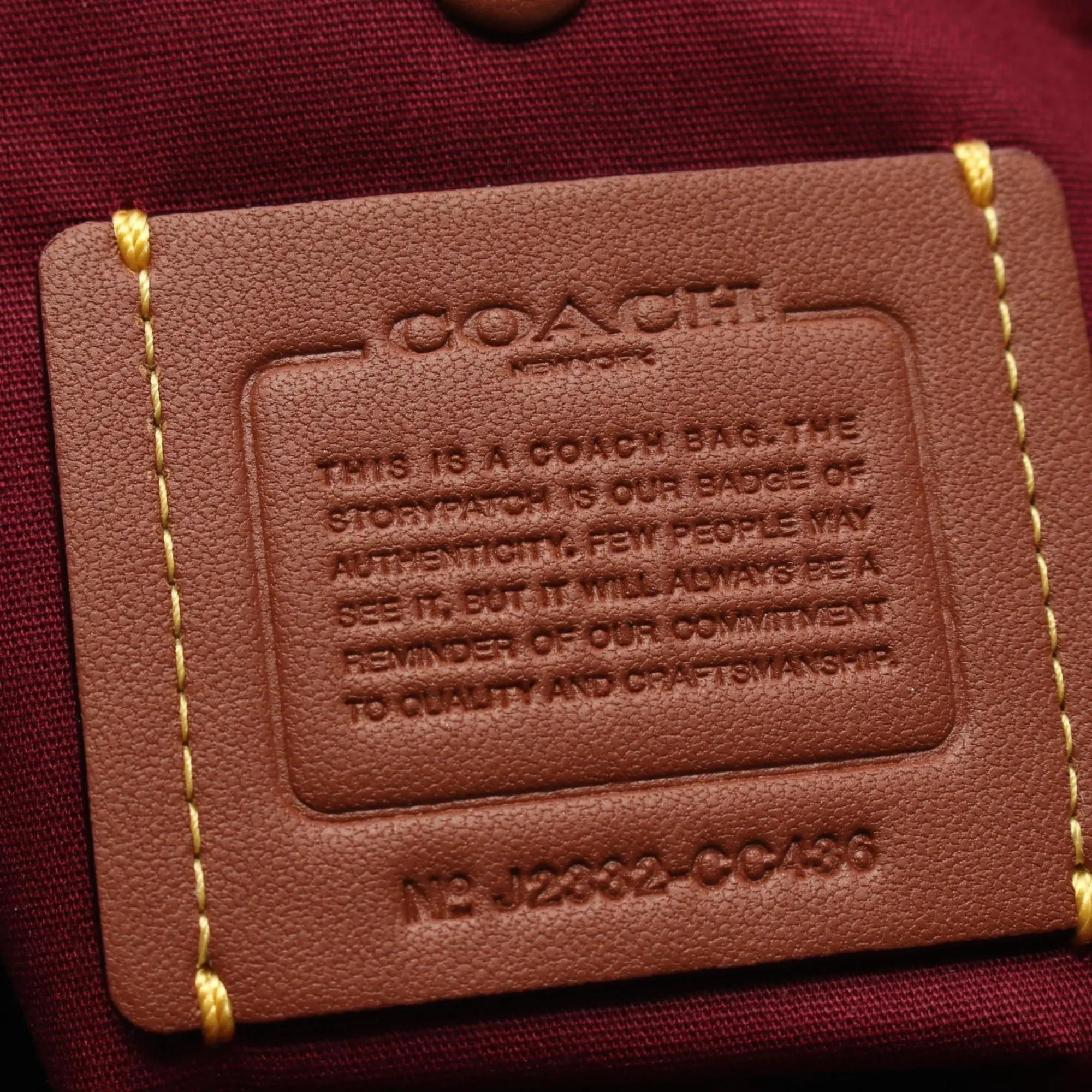 Coach Signature   Signature Line Shoulder Bag (Pre-Owned)