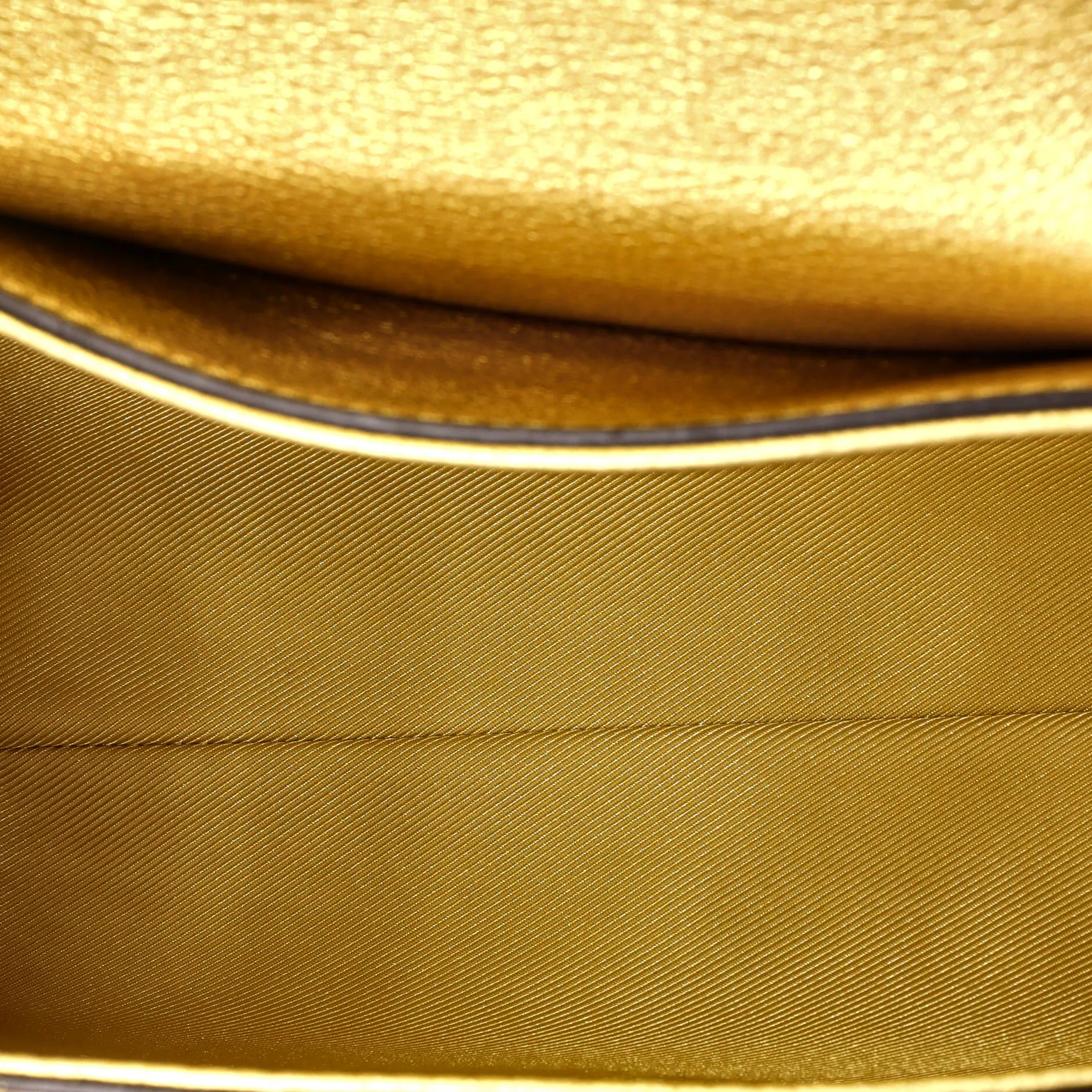 Lockme II Handbag Leather BB