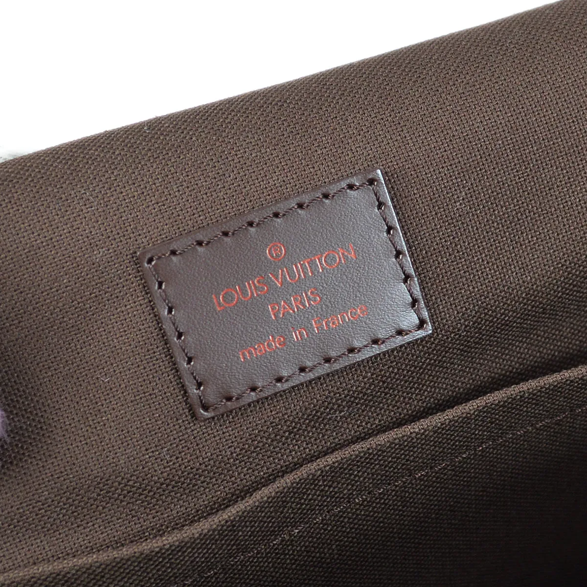 Louis Vuitton 2006 Damier Messenger Melville Shoulder Bag N51125