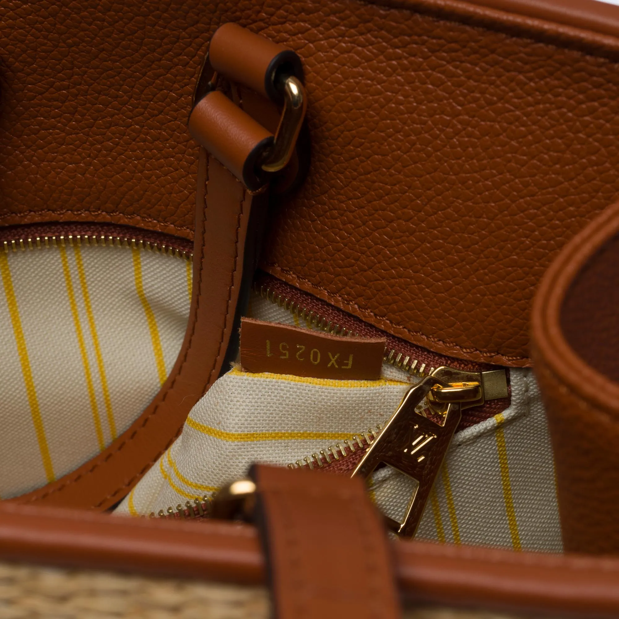 LOUIS VUITTON Amazing limited edition Raffia Onthego MM Tote shoulder bag, GHW