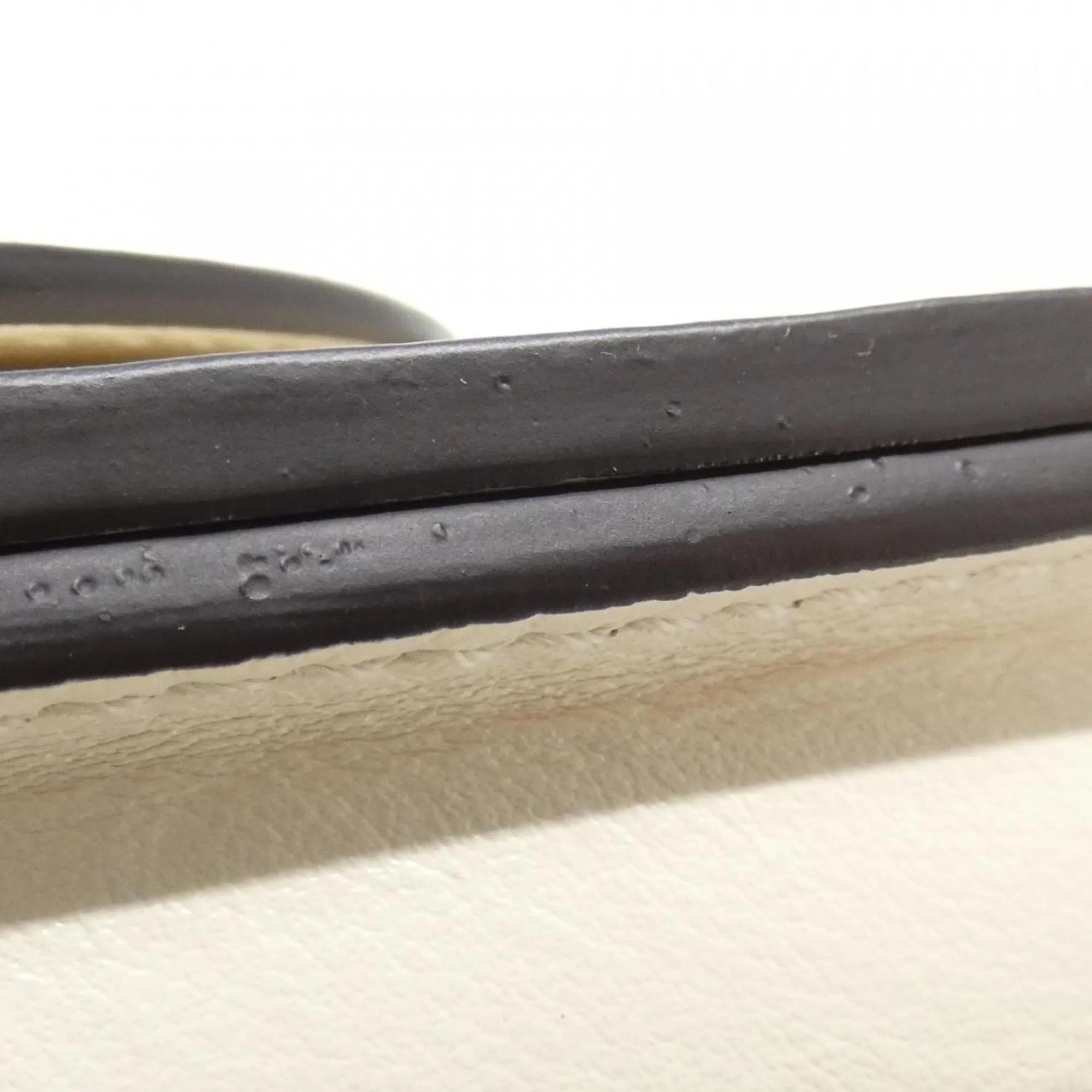 Louis Vuitton Leather Shoulder Bag (Pre-Owned)