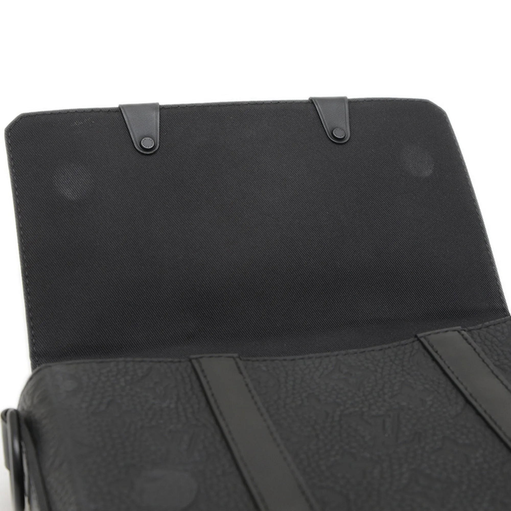 Louis Vuitton Leather Shoulder Bag (Pre-Owned)