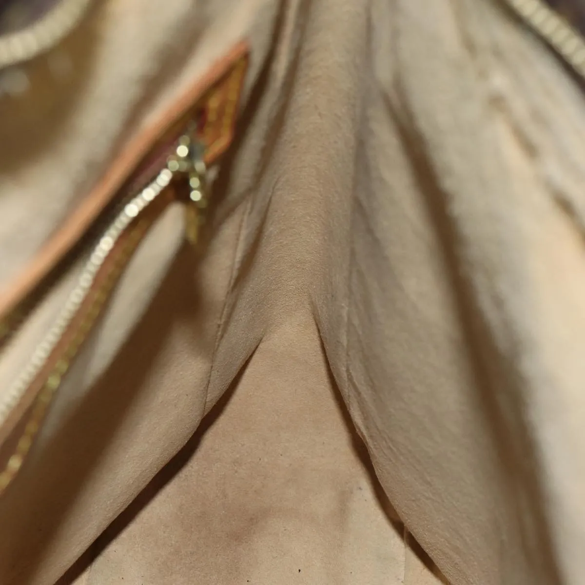 LOUIS VUITTON Looping GM Shoulder Bag