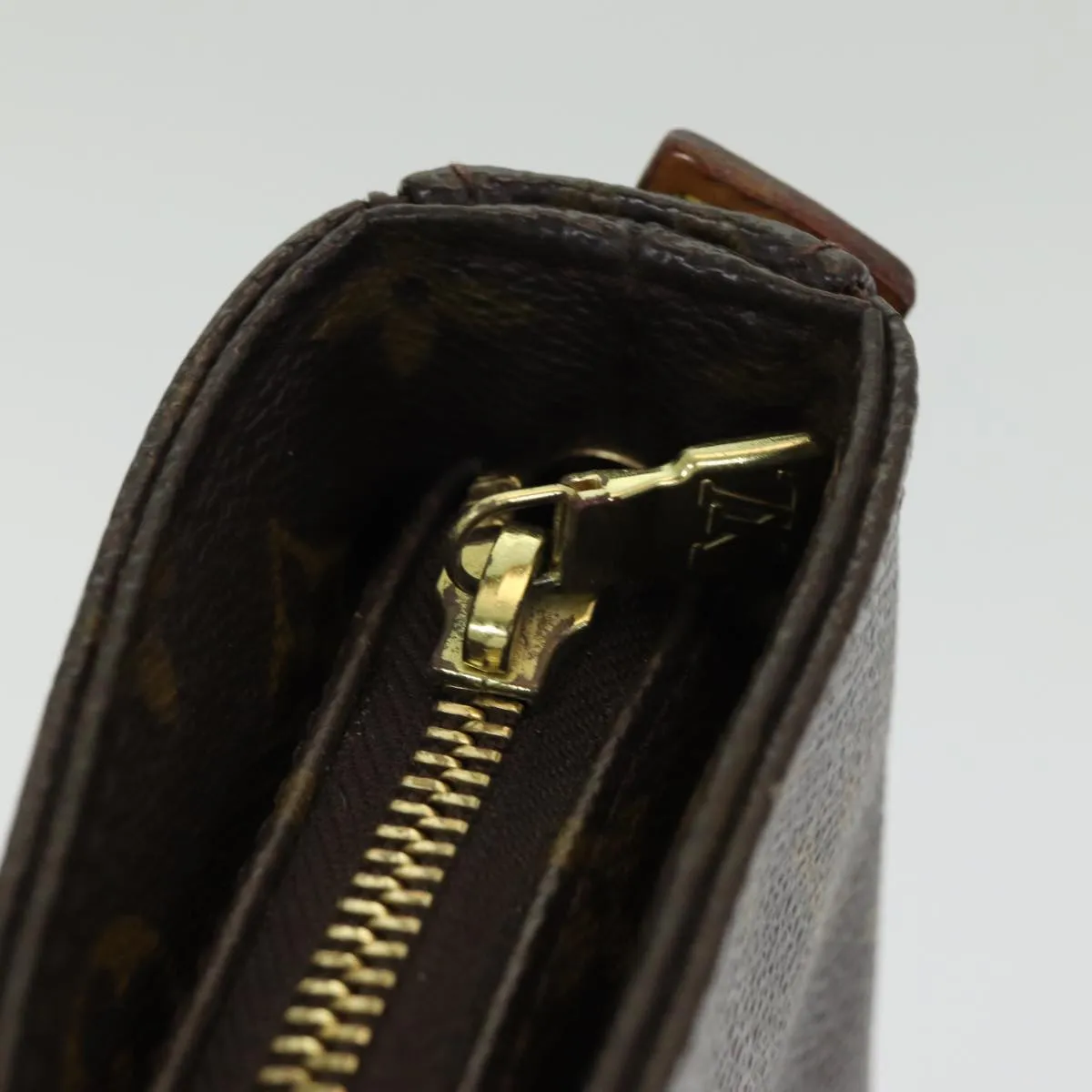 LOUIS VUITTON Looping GM Shoulder Bag