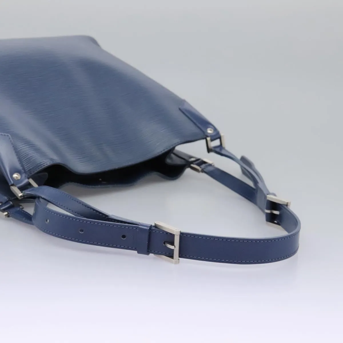 Louis Vuitton Mandala Leather Shoulder Bag (Pre-Owned)