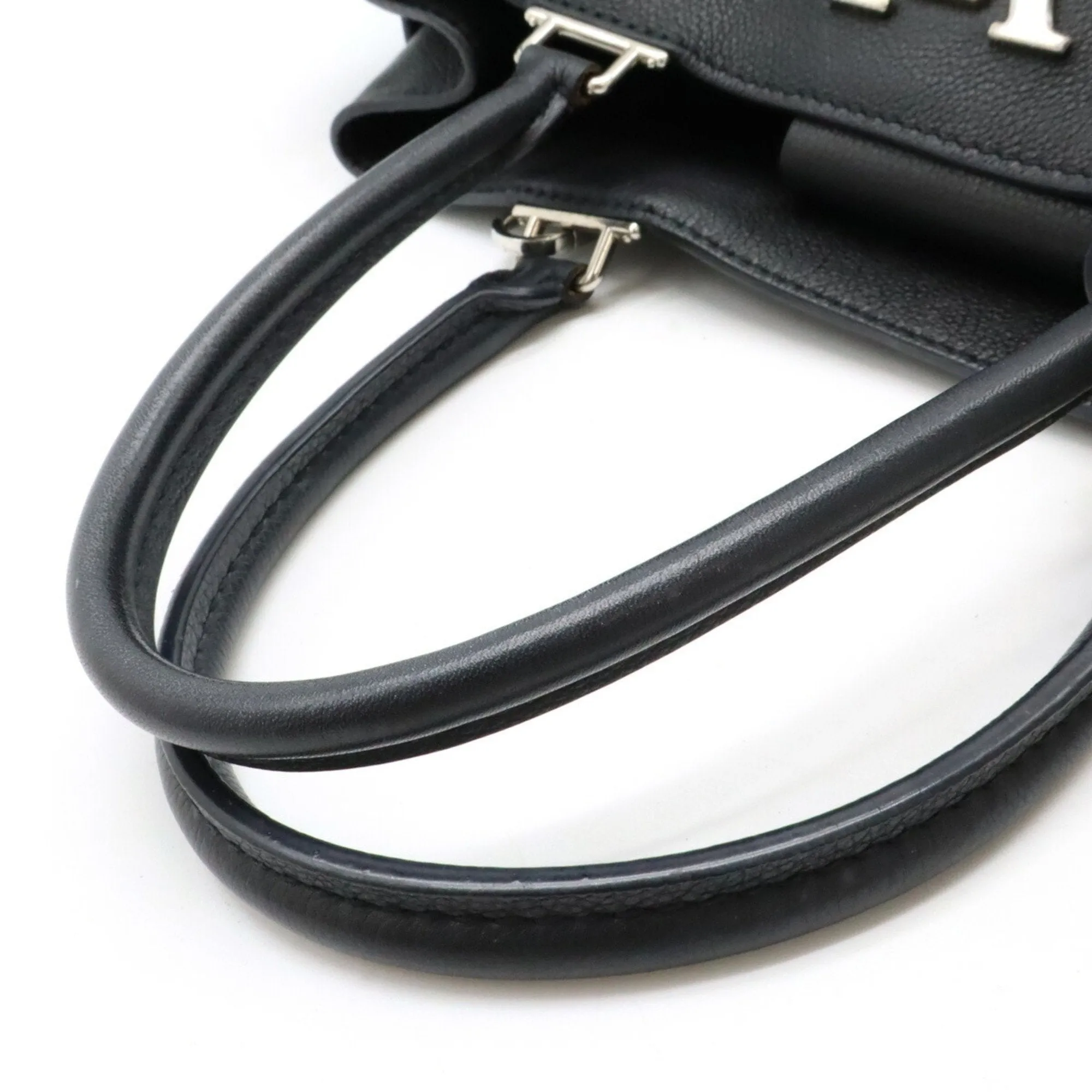 Louis Vuitton Noir Leather Handbag Shoulder Bag (Pre-Owned)