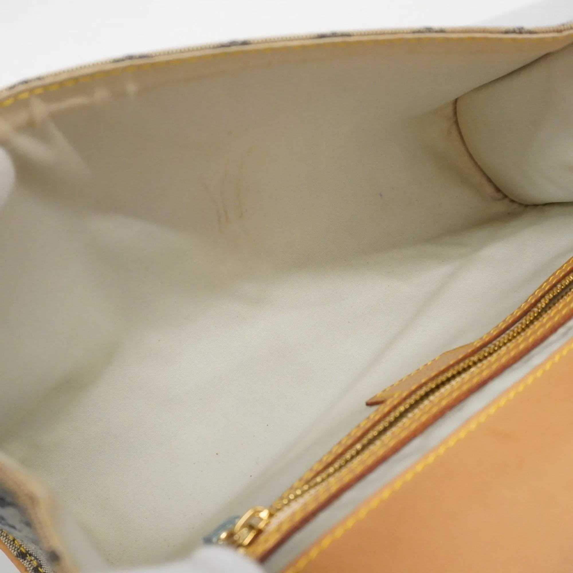 Louis Vuitton Shoulder Bag (Pre-Owned)