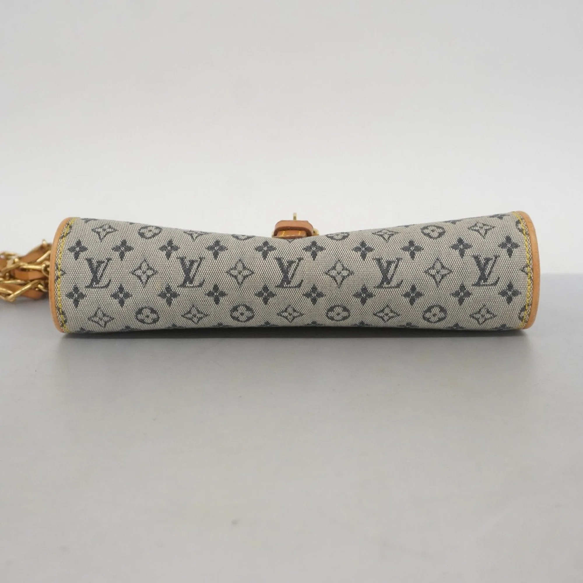 Louis Vuitton Shoulder Bag (Pre-Owned)