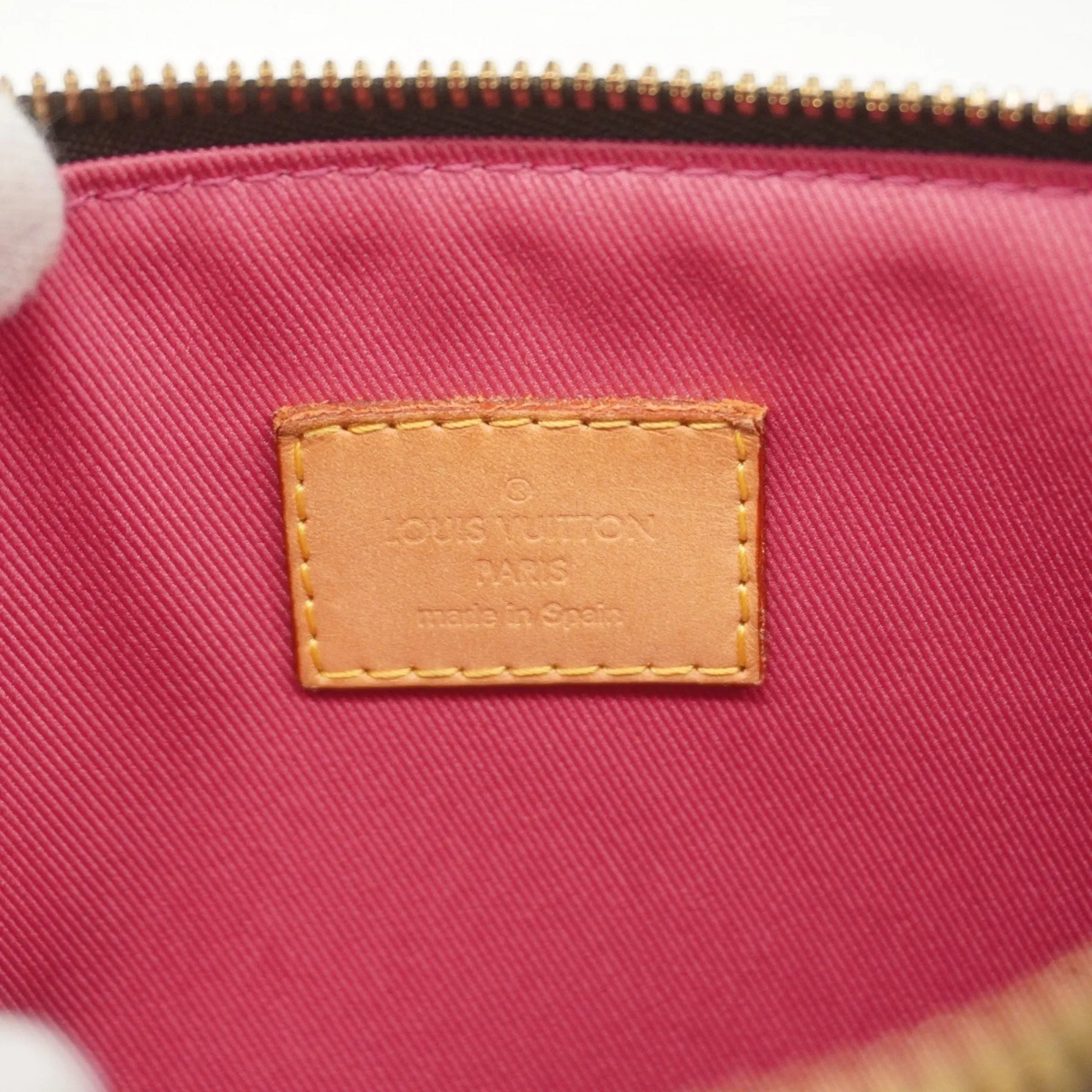 Louis Vuitton Shoulder Bag (Pre-Owned)