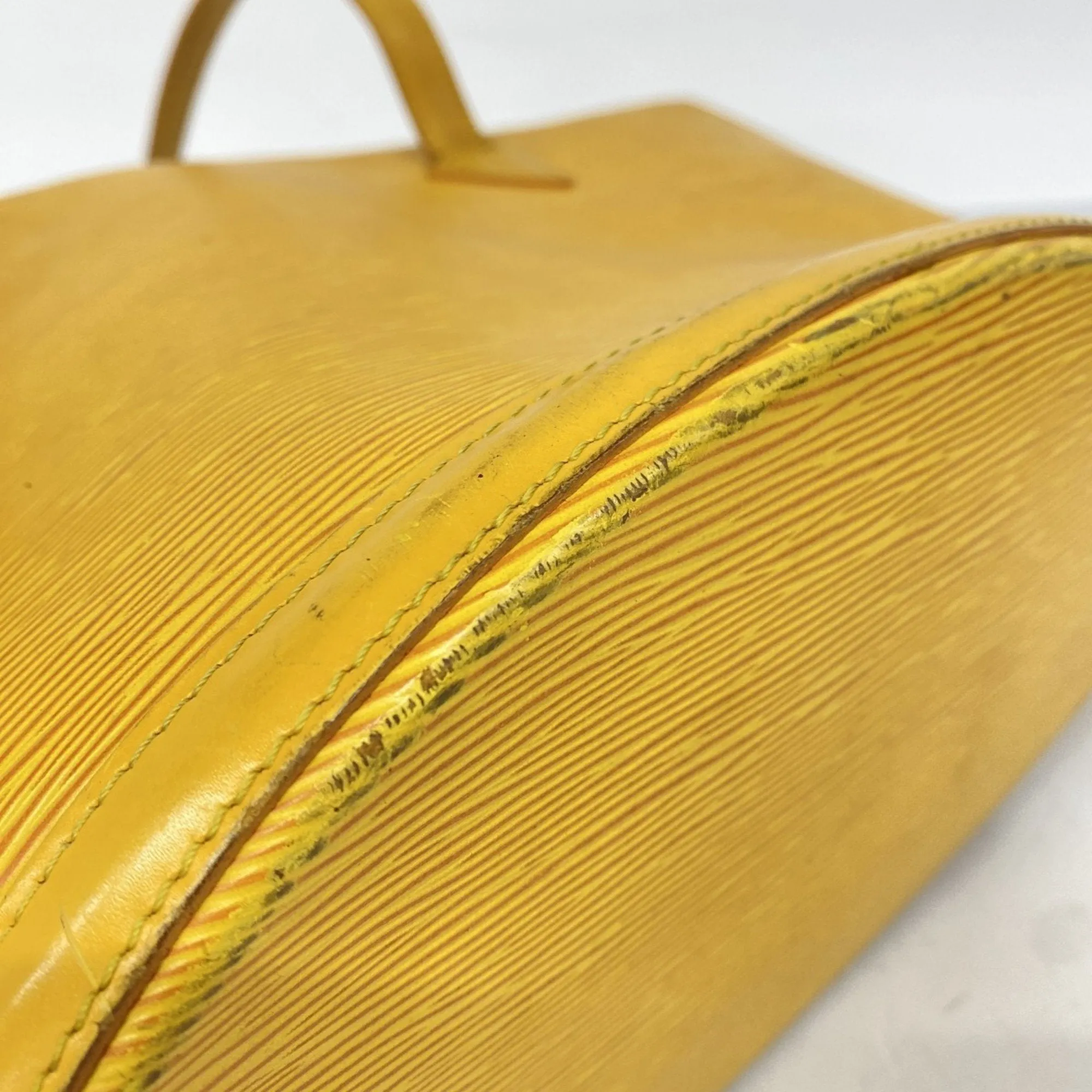 Louis Vuitton Shoulder Bag (Pre-Owned)