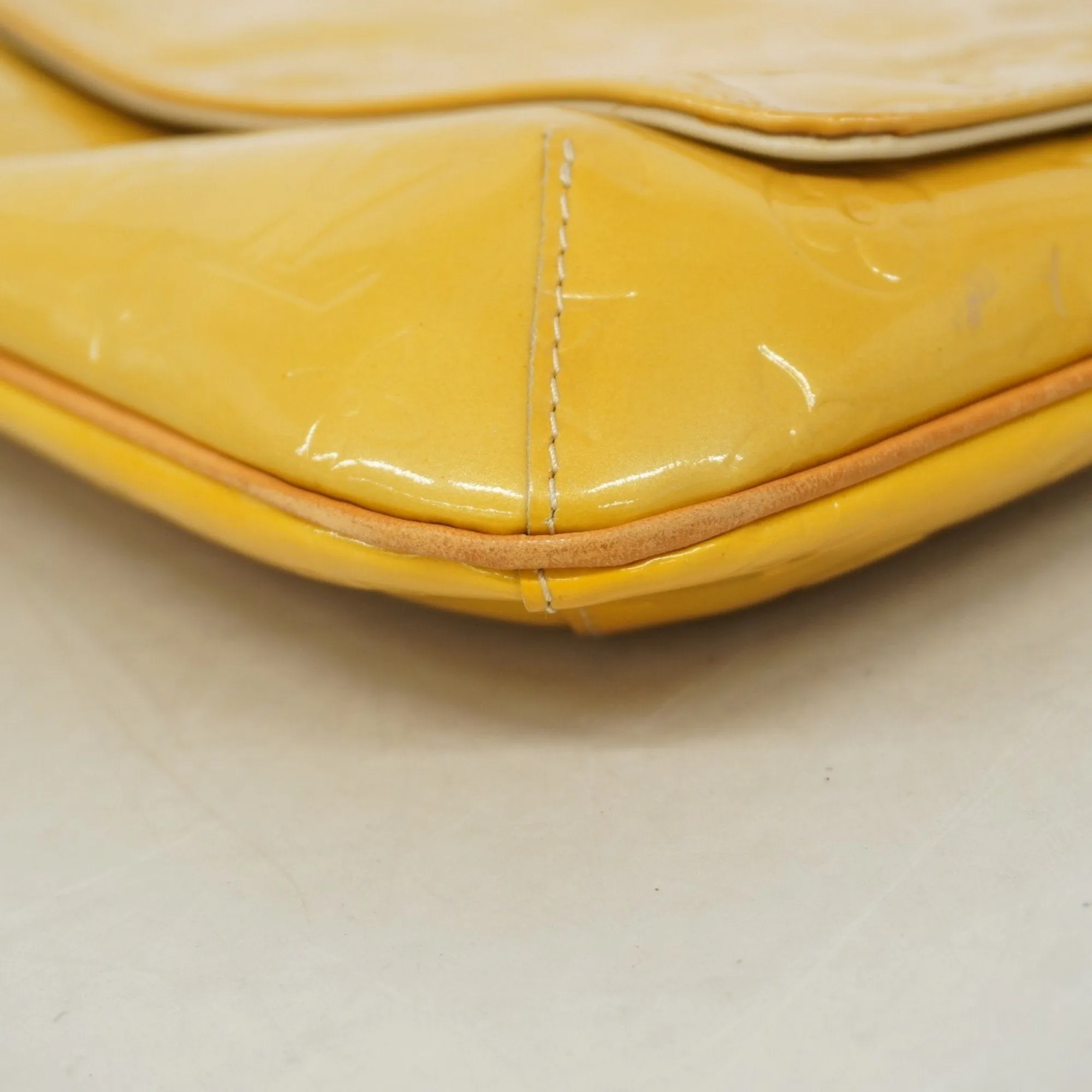 Louis Vuitton Shoulder Bag (Pre-Owned)