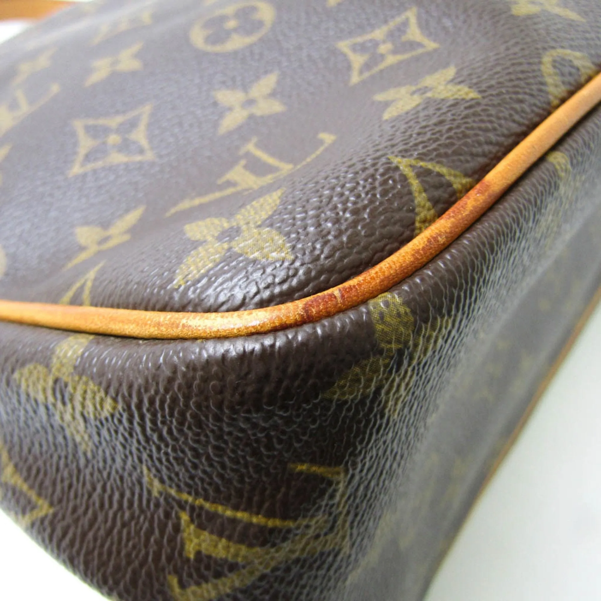 Louis Vuitton  Shoulder Bag (Pre-Owned)