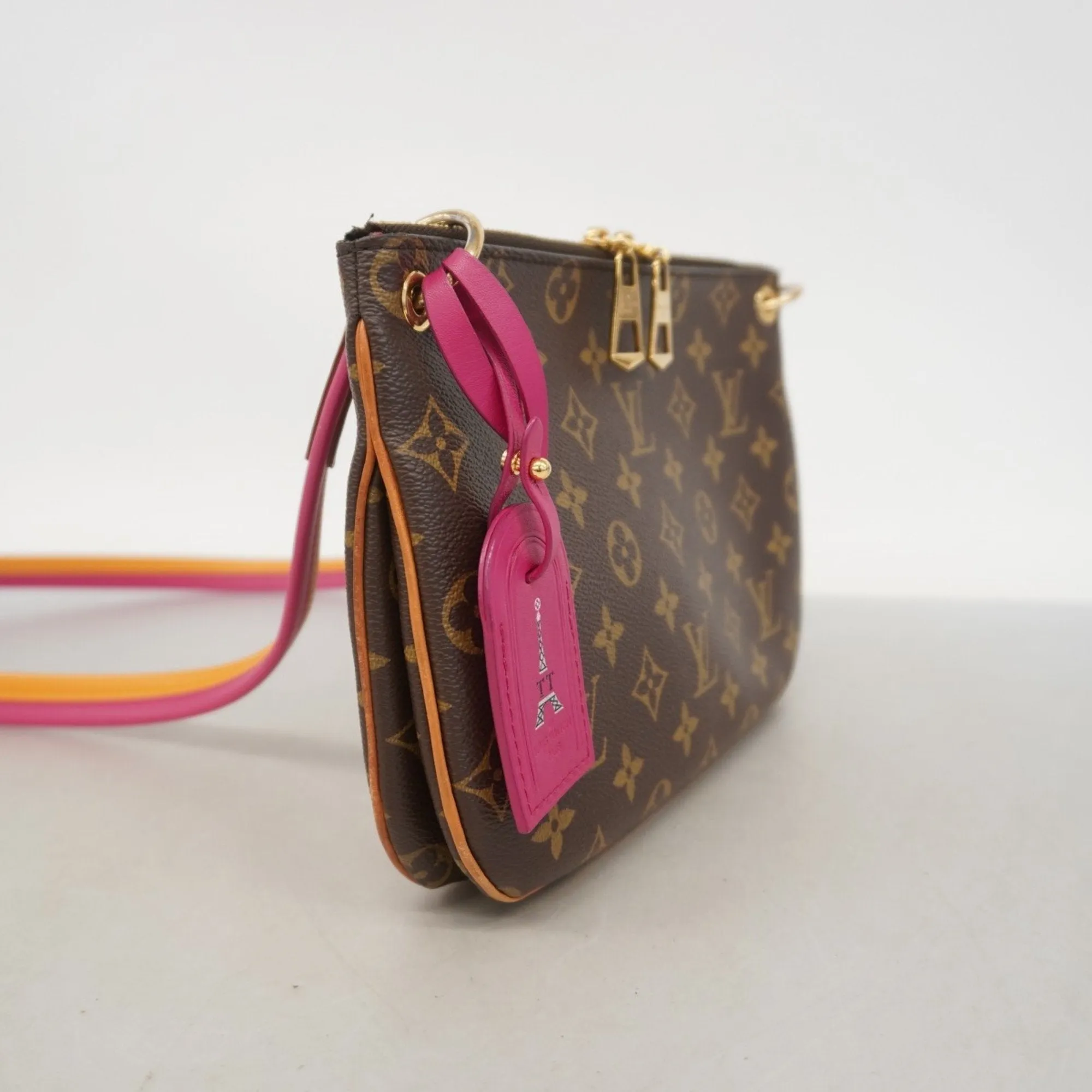 Louis Vuitton Shoulder Bag (Pre-Owned)
