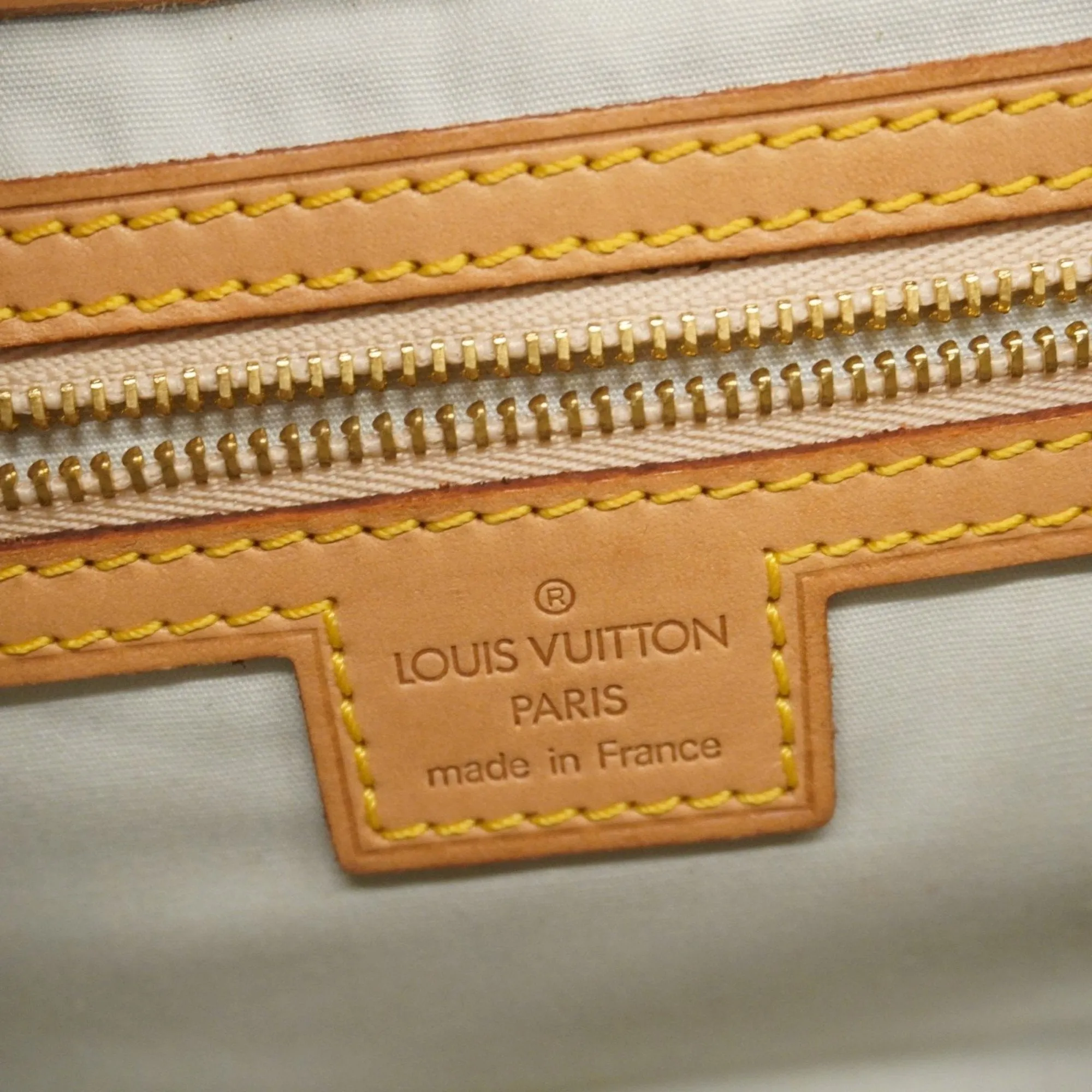 Louis Vuitton Shoulder Bag (Pre-Owned)