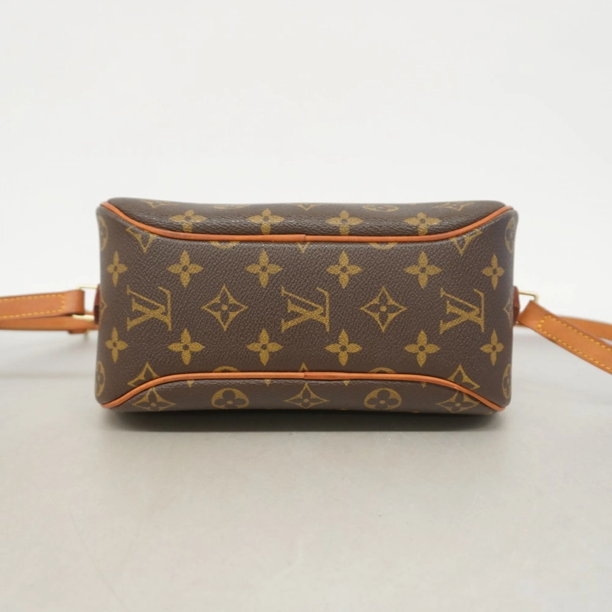 Louis Vuitton Shoulder Bag (Pre-Owned)
