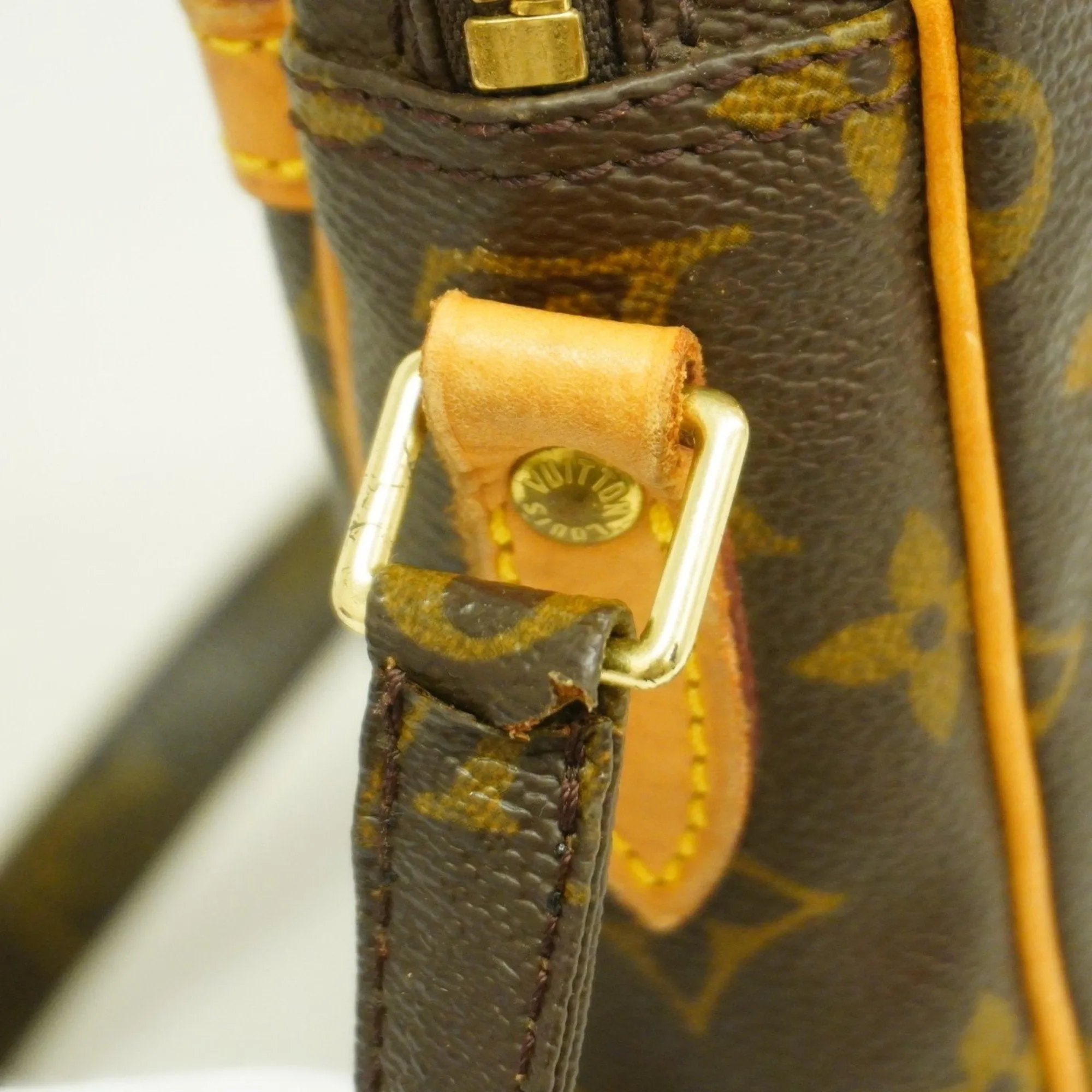 Louis Vuitton Shoulder Bag (Pre-Owned)