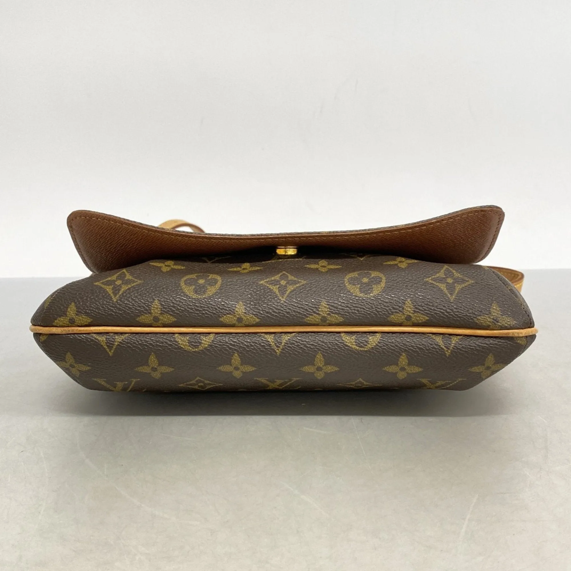 Louis Vuitton Shoulder Bag (Pre-Owned)