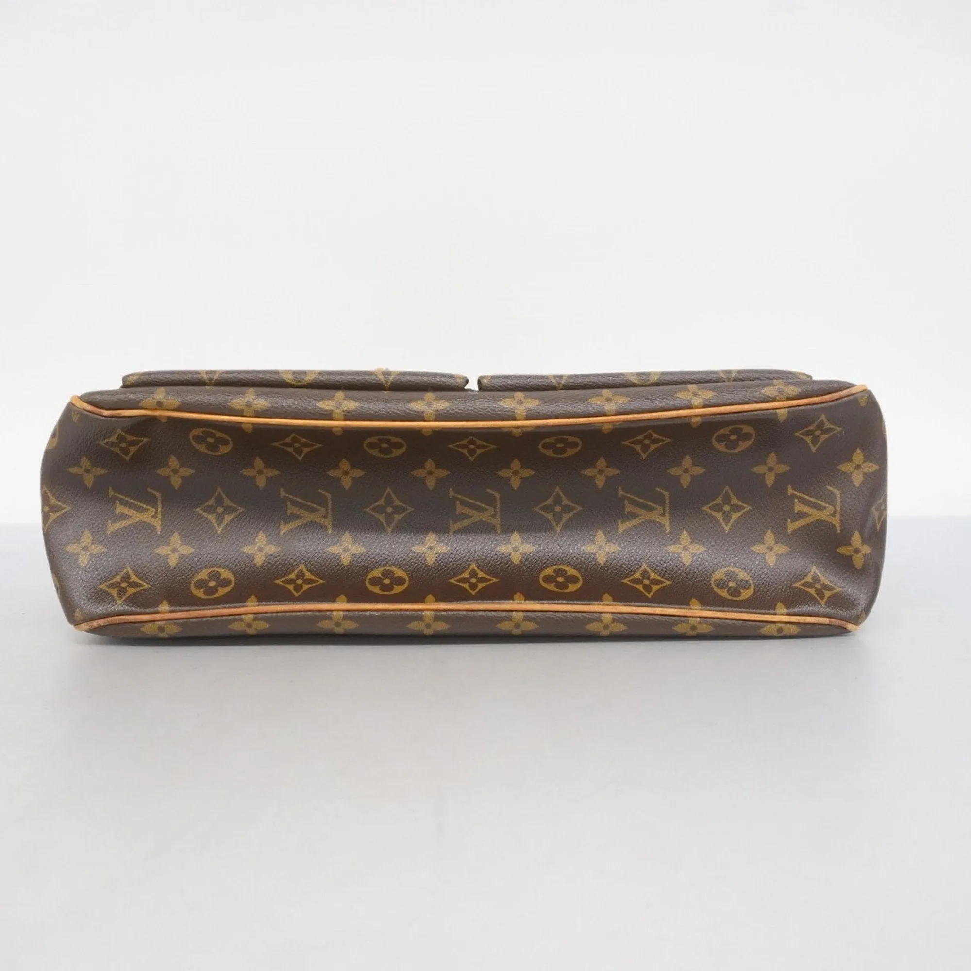 Louis Vuitton Shoulder Bag (Pre-Owned)