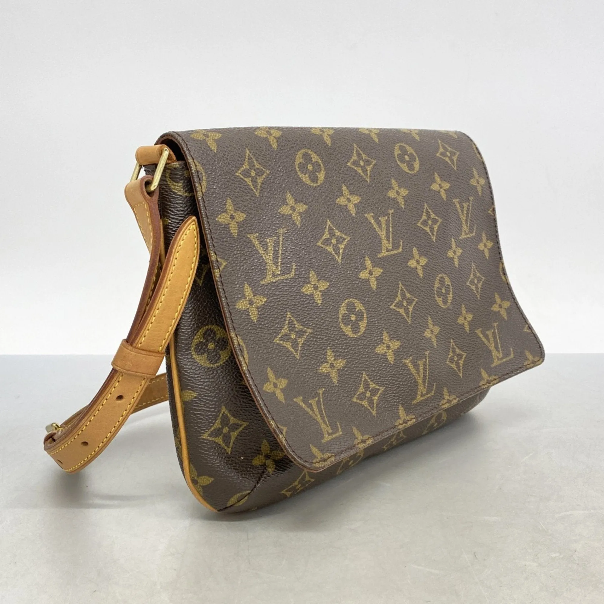 Louis Vuitton Shoulder Bag (Pre-Owned)