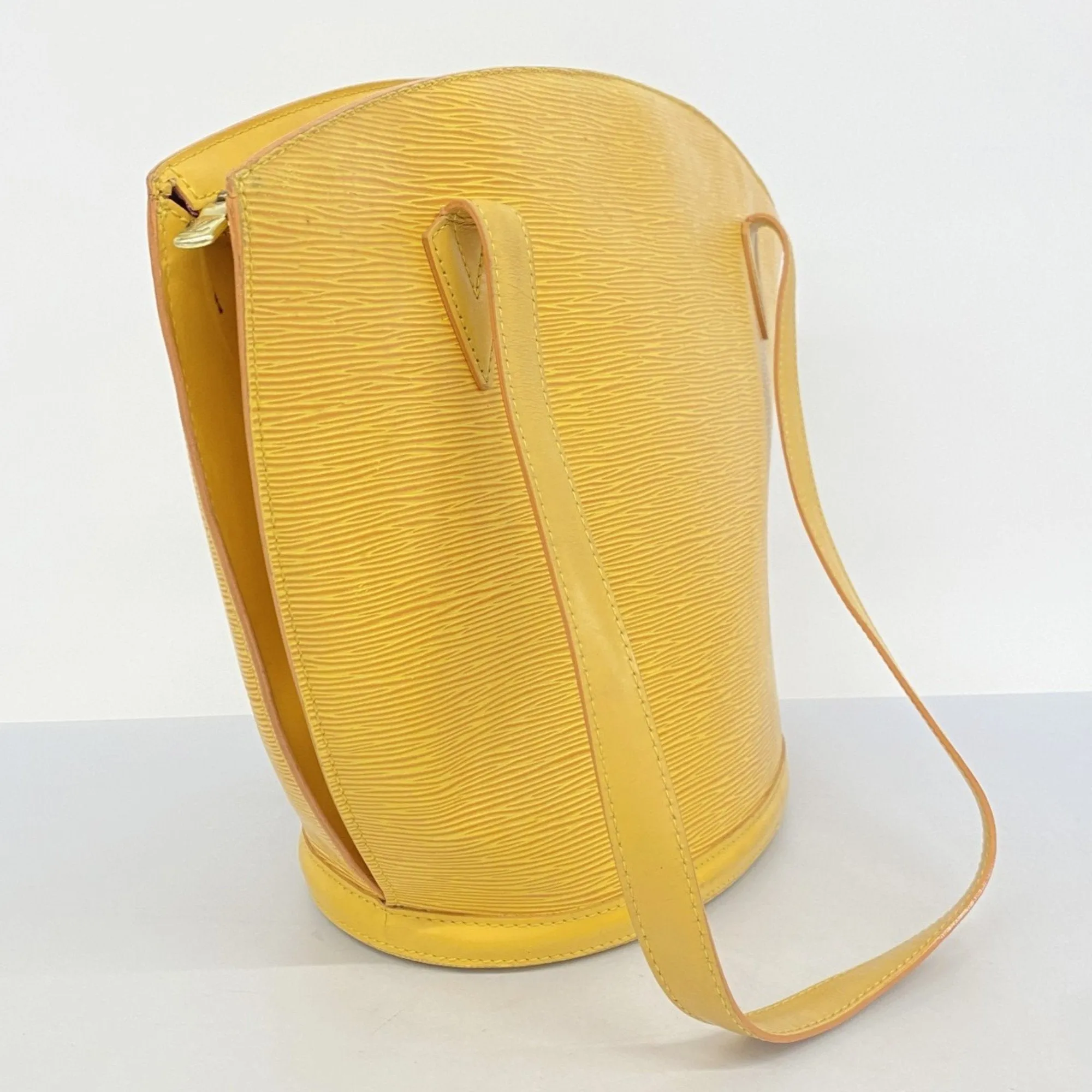 Louis Vuitton Shoulder Bag (Pre-Owned)